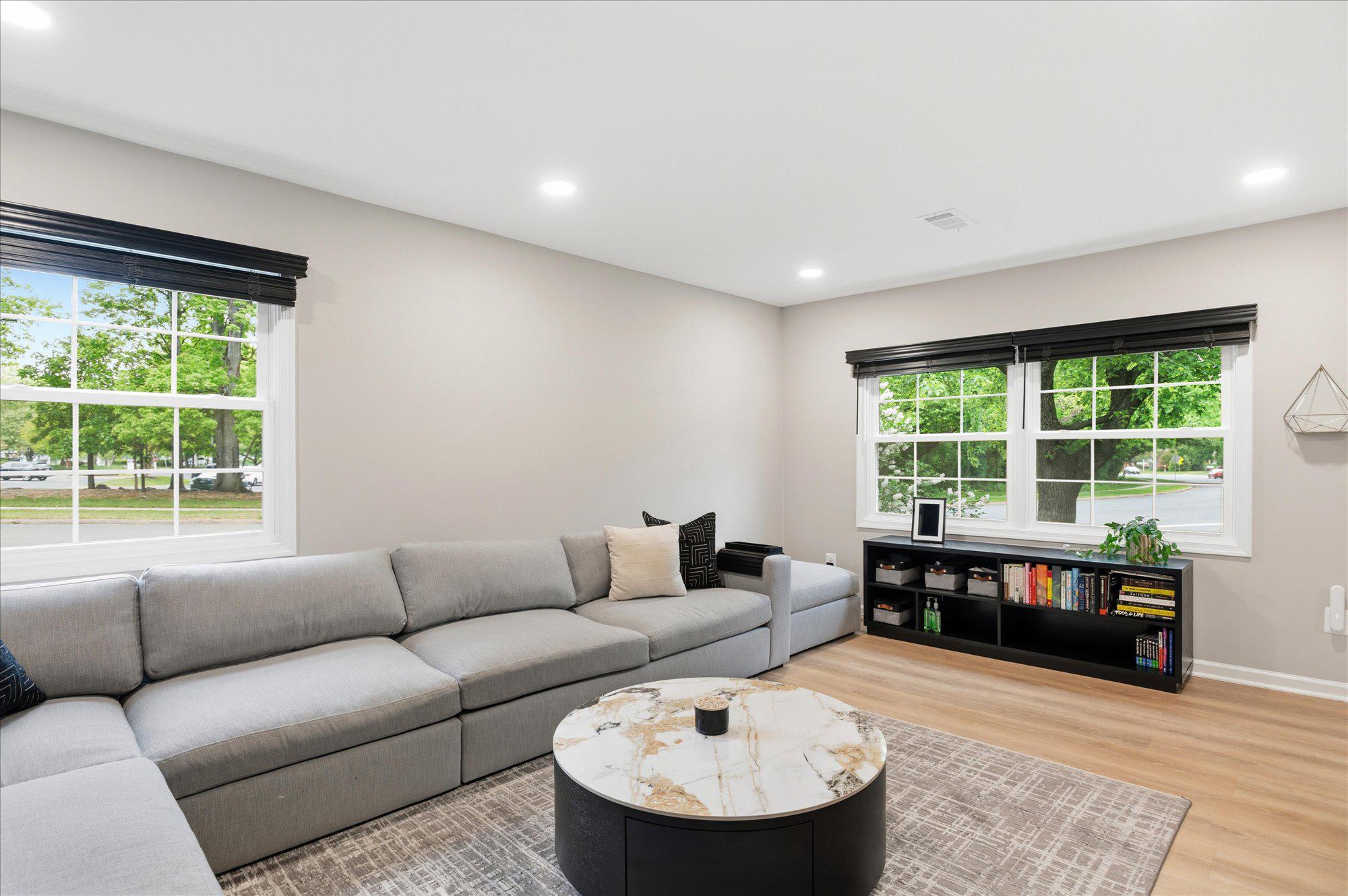  1000 E Holly Avenue, Sterling, VA, 20164 - 物件實景