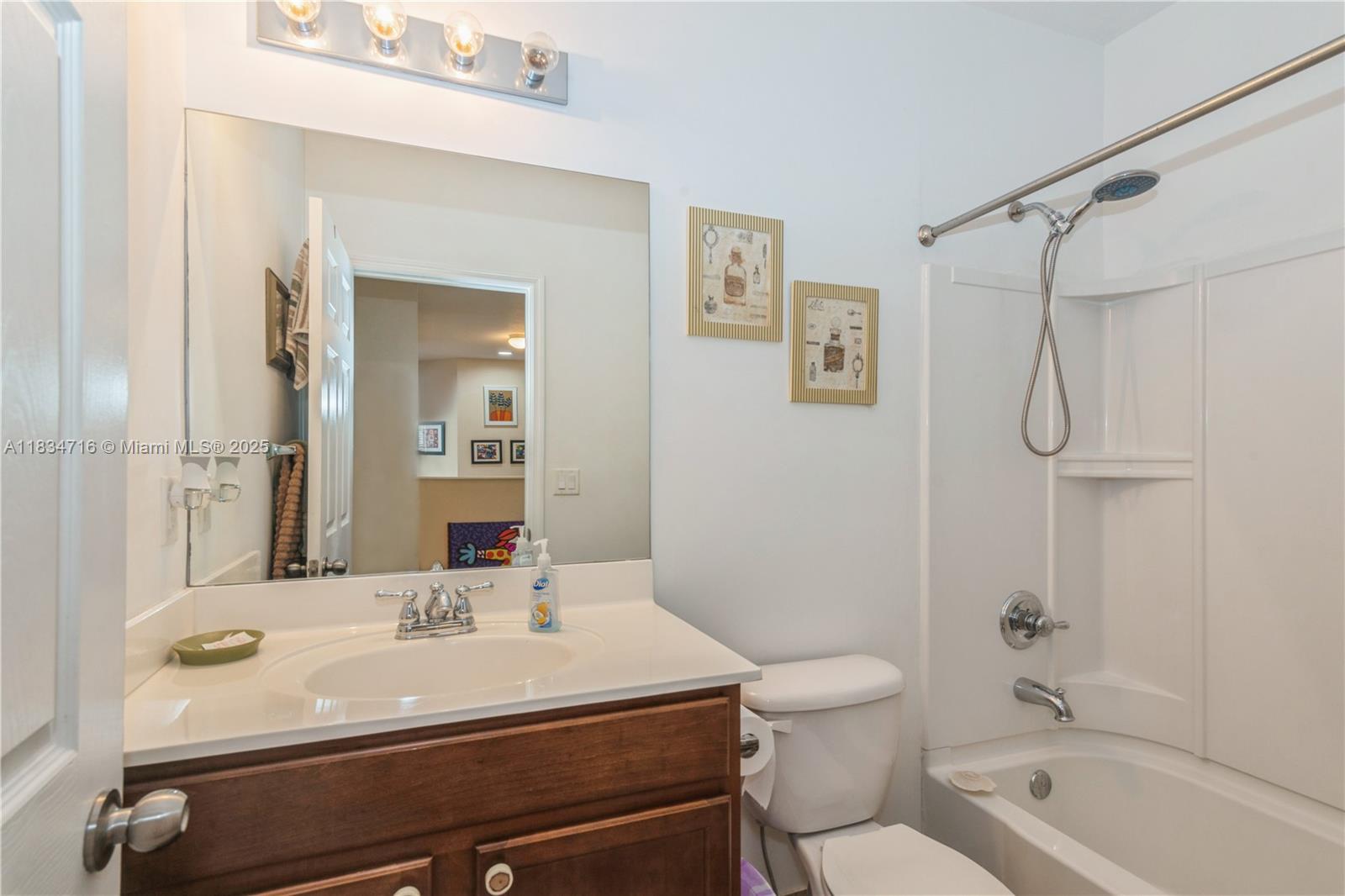Homestead, Florida, 33033, United States, 5 Bedrooms Bedrooms, ,3 BathroomsBathrooms,Residential,For Sale,1882287