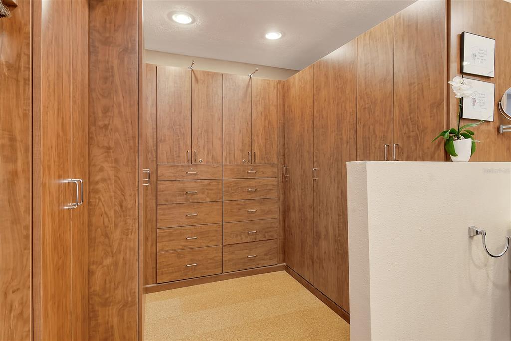 Longboat Key, Florida, 34228, United States, 2 Bedrooms Bedrooms, ,2 BathroomsBathrooms,Residential,For Sale,1857788