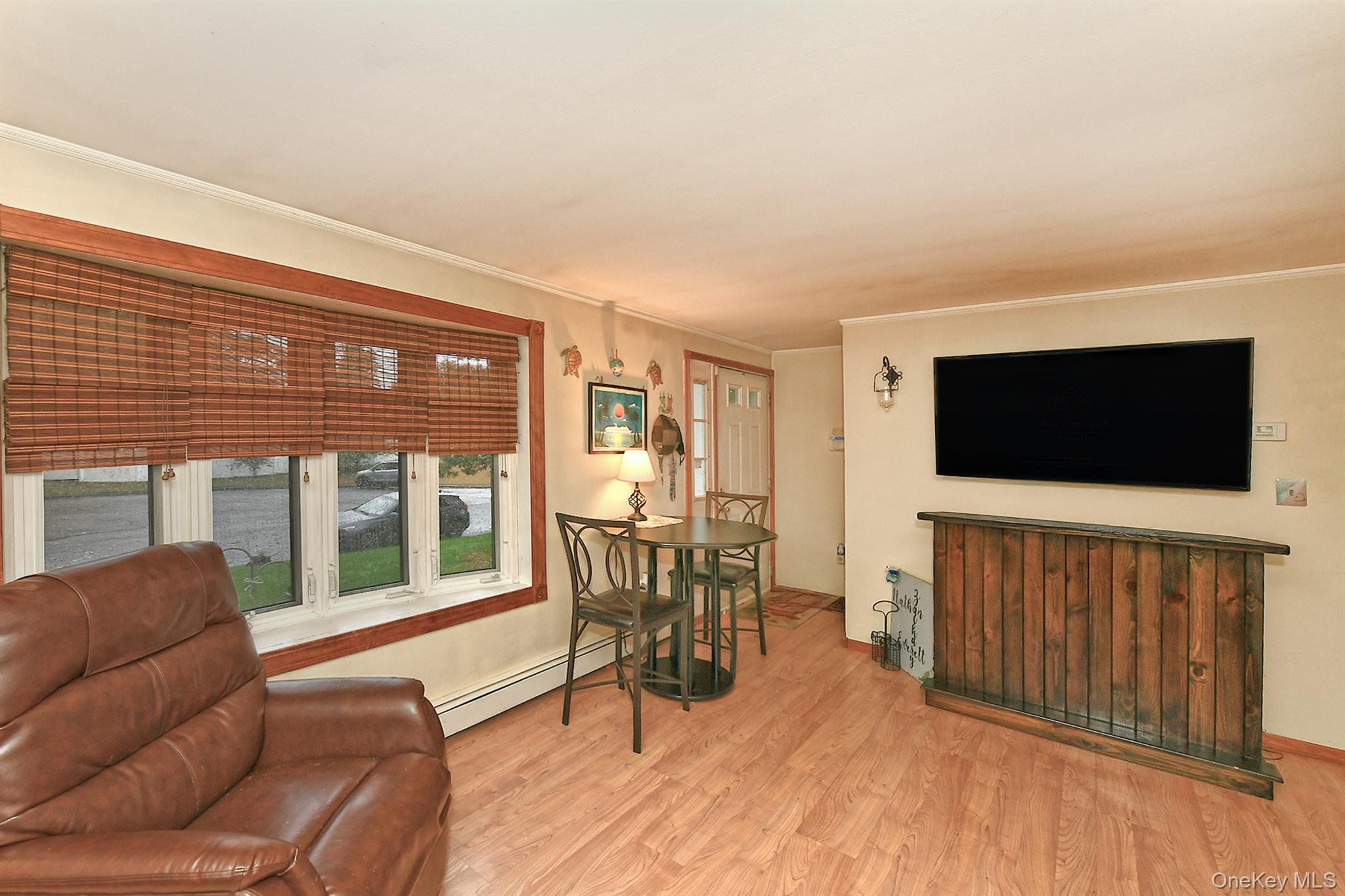 Holtsville, New York, 11742, United States, 3 Bedrooms Bedrooms, ,2 BathroomsBathrooms,Residential,For Sale,1964933