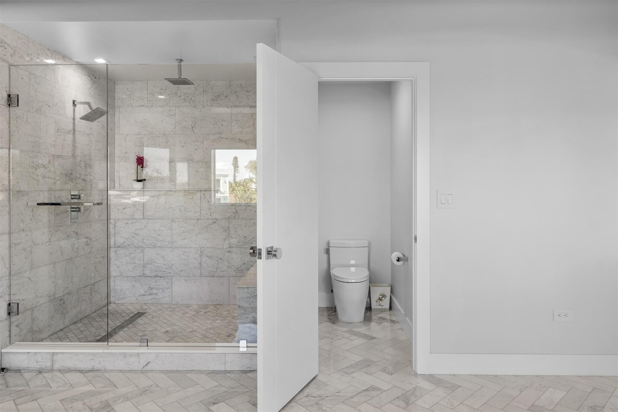 165 Bayview Drive, ISLAMORADA, Florida, 33036, United States, 6 Bedrooms Bedrooms, ,4 BathroomsBathrooms,Residential,For Sale,165 Bayview Drive,1676800
