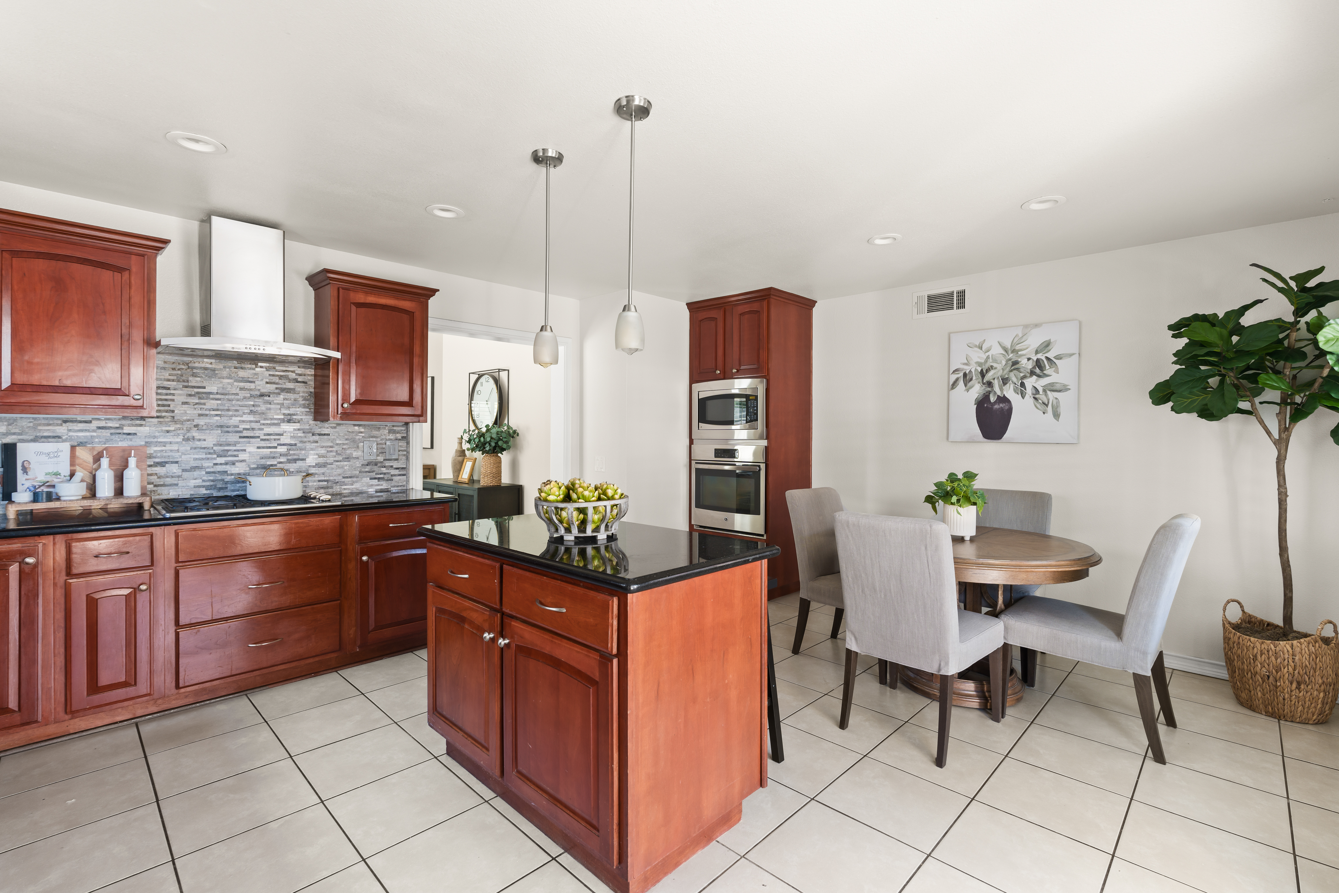  220 Camino El Rincon, Camarillo, CA 93012 - 物件實景