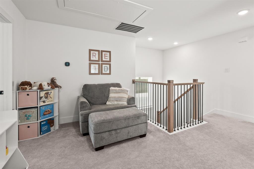 Rowlett, Texas, 75089, United States, 4 Bedrooms Bedrooms, ,3 BathroomsBathrooms,Residential,For Sale,1971322