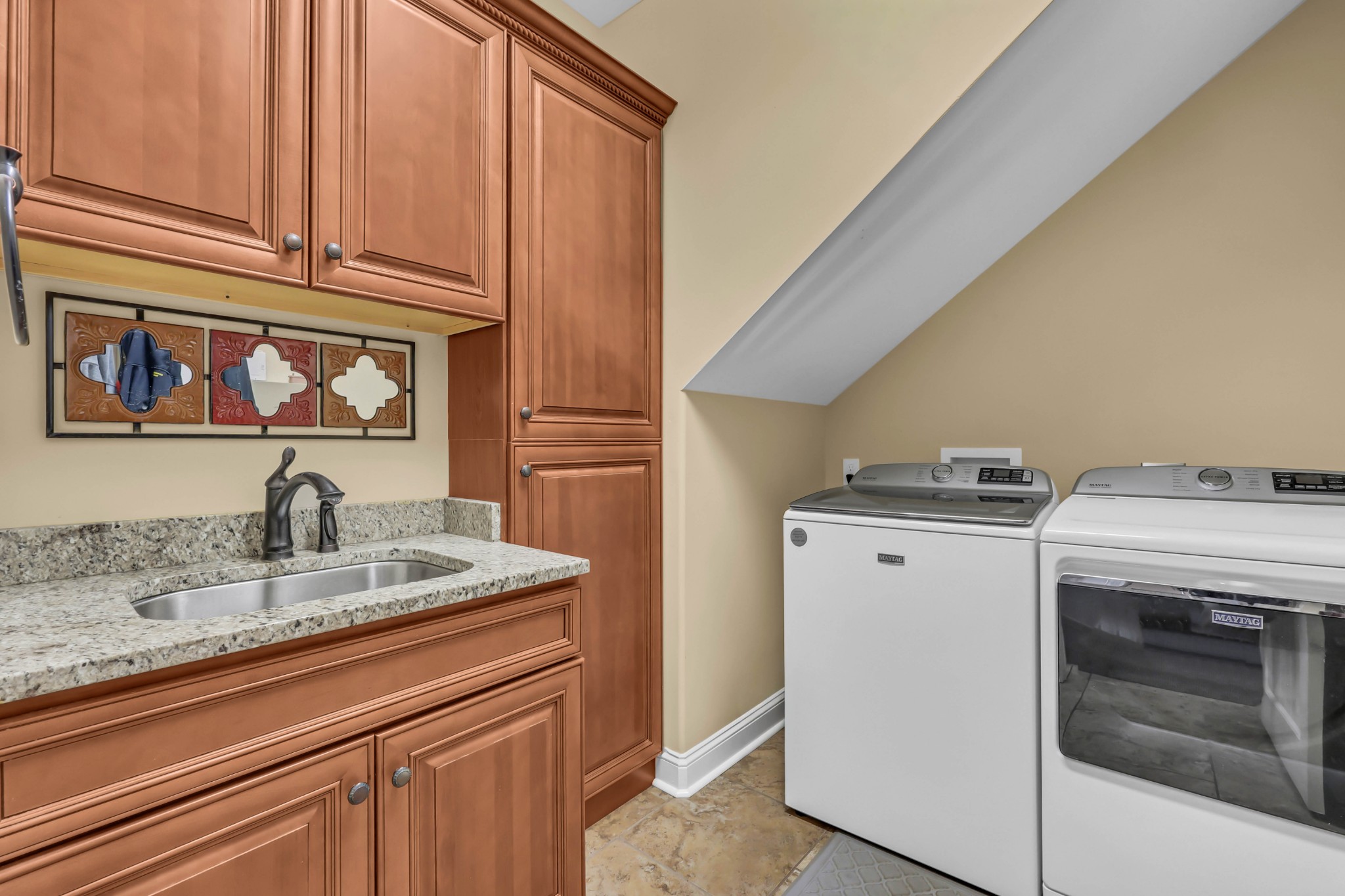 Clarksville, Tennessee, 37043, United States, 3 Bedrooms Bedrooms, ,4 BathroomsBathrooms,Residential,For Sale,1980733