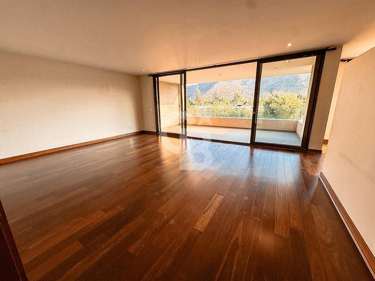 Lo Barnechea, Chile, 3 Bedrooms Bedrooms, ,4 BathroomsBathrooms,Residential,For Sale,1999064