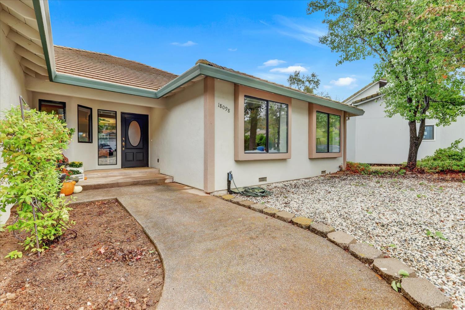 Penn Valley, California, 95946, United States, 3 Bedrooms Bedrooms, ,3 BathroomsBathrooms,Residential,For Sale,1979981