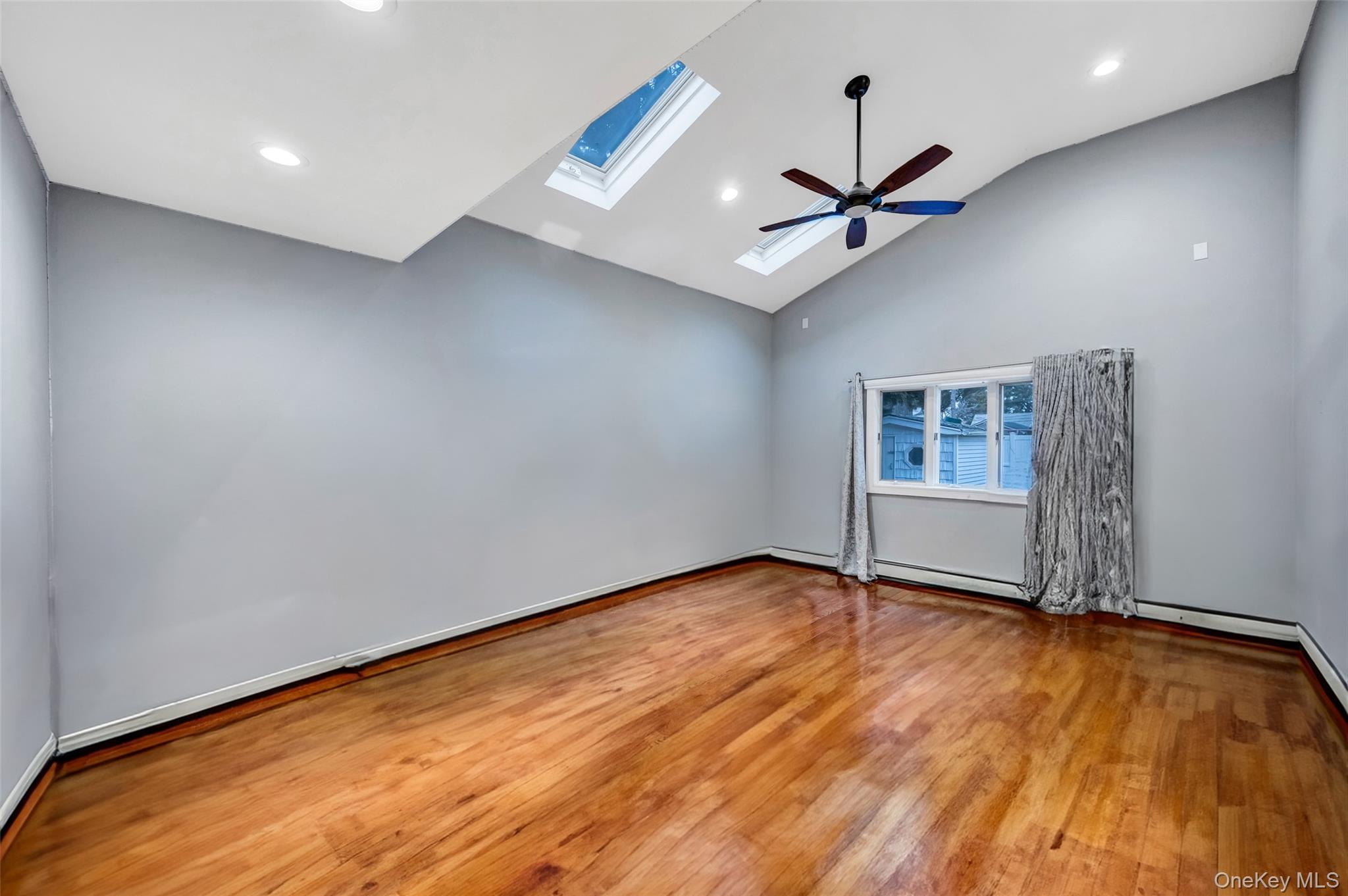 Lindenhurst, New York, 11757, United States, 5 Bedrooms Bedrooms, ,3 BathroomsBathrooms,Residential,For Sale,1917845