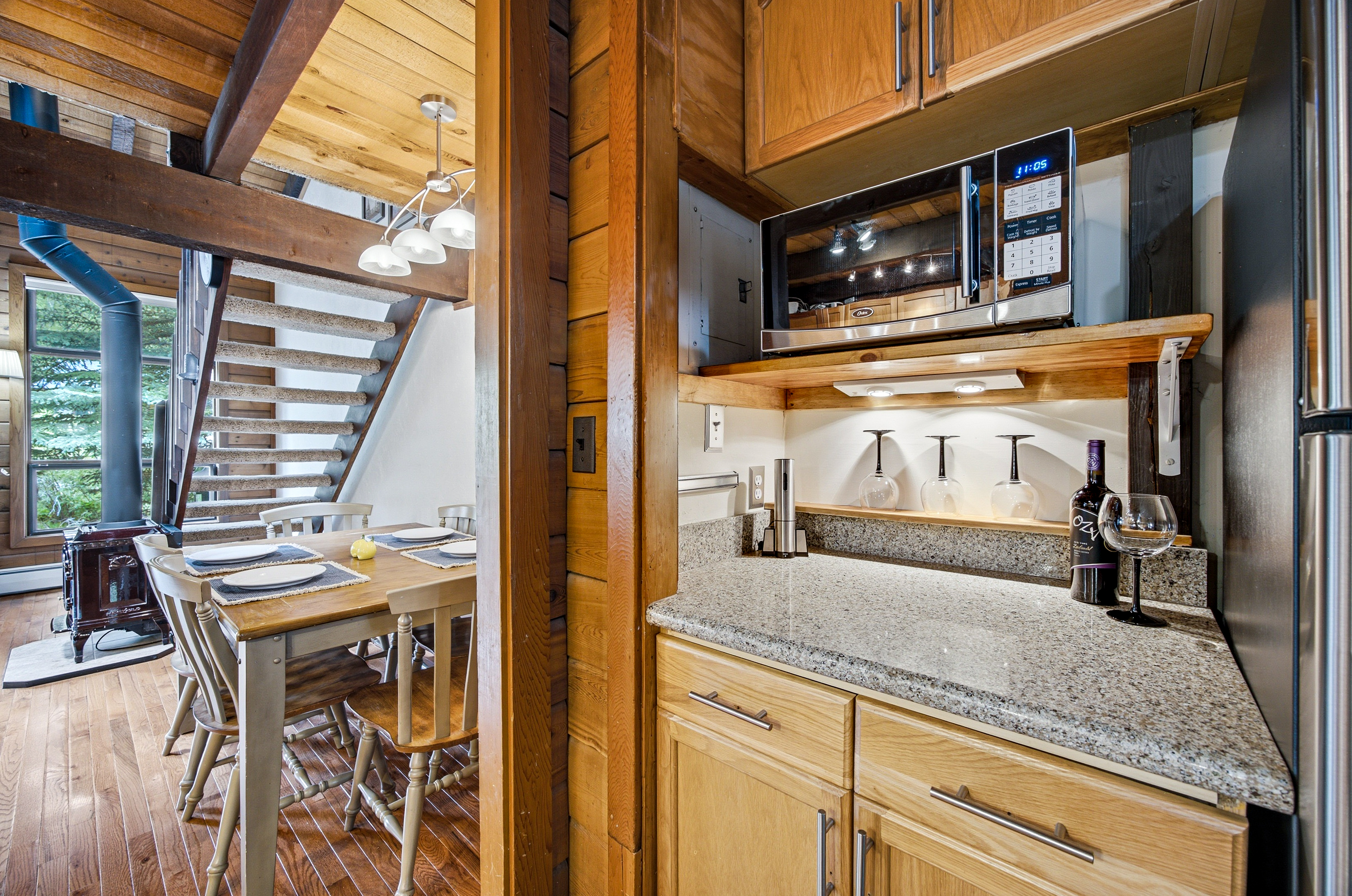  South-Facing 3-bedroom Plus Loft Townhome - 物件實景