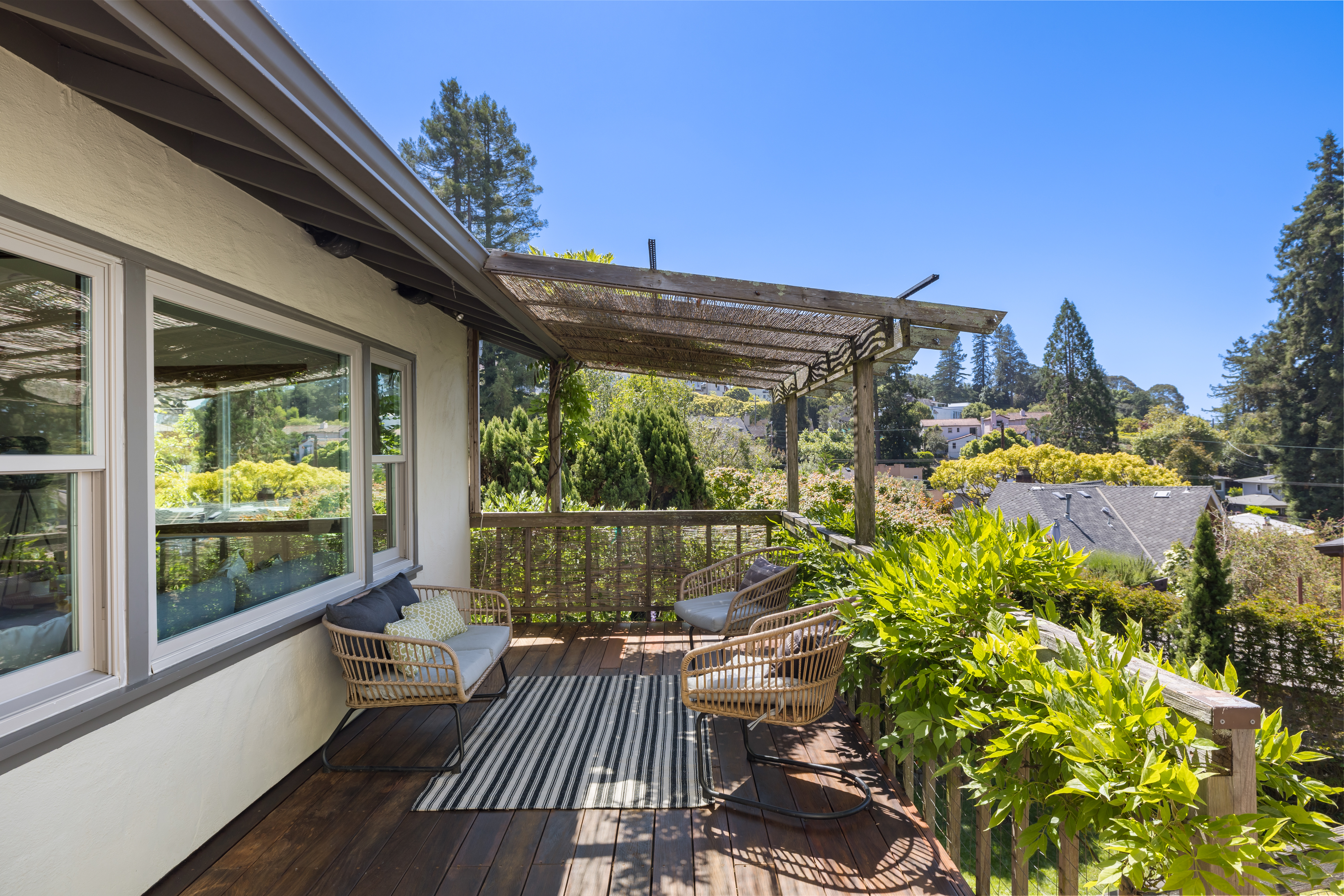  Timeless Berkeley Hills Gem with Spectacular Gardens and Bay Views - 物件實景
