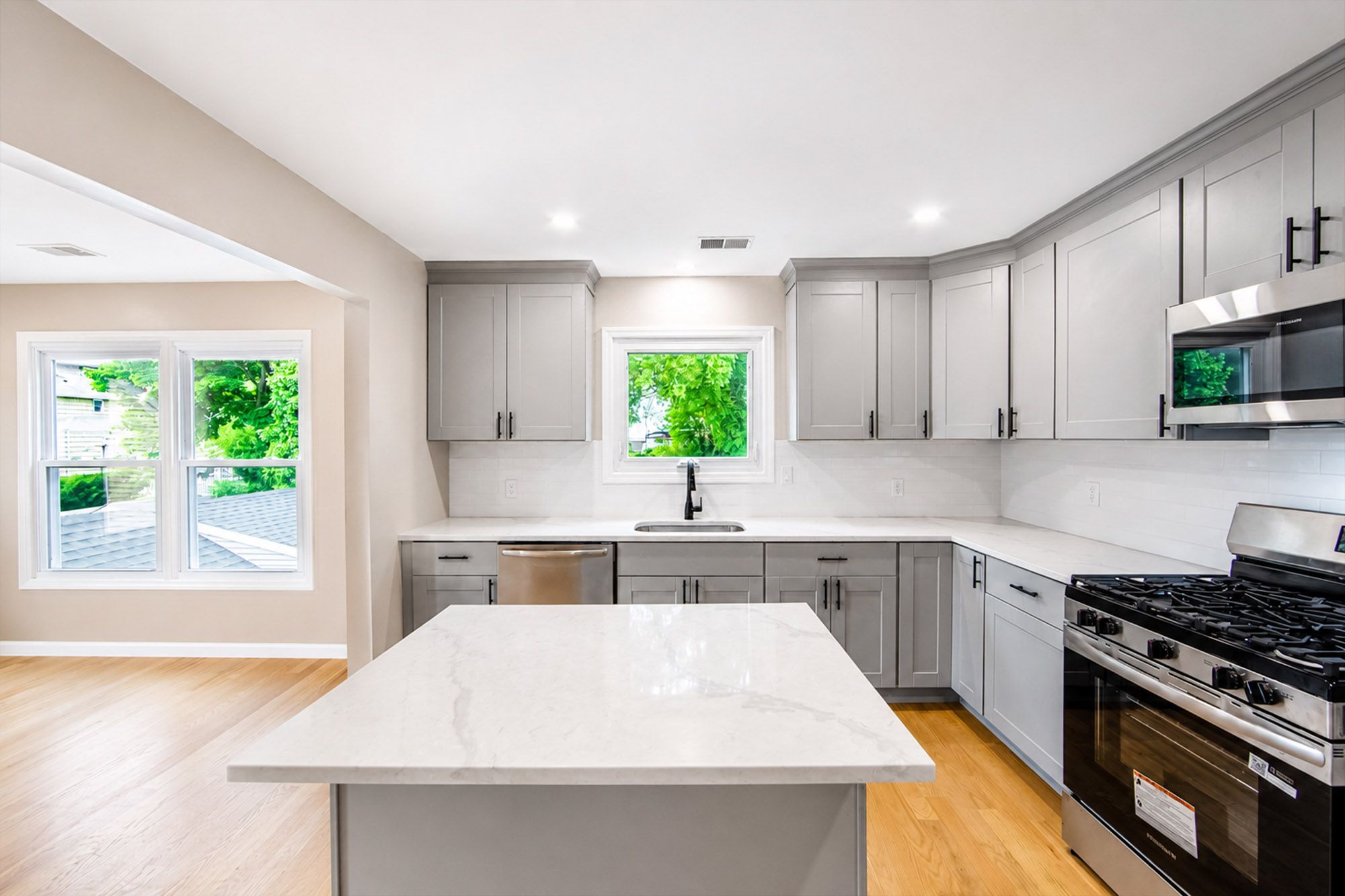  195 Van Winkle Street, East Rutherford, NJ, 07073 - 物件實景