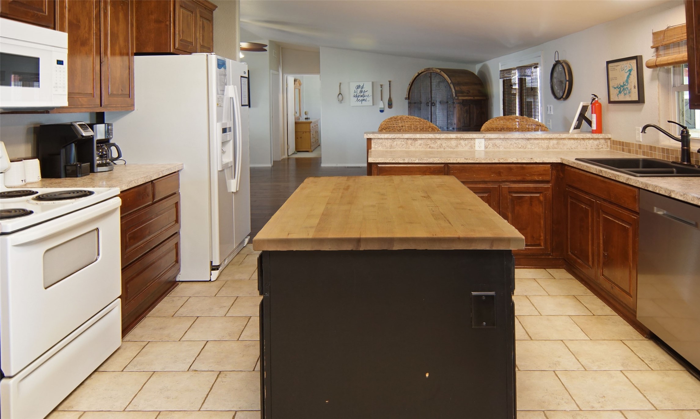 Possum Kingdom Lake, Texas, 76449, United States, 3 Bedrooms Bedrooms, ,2 BathroomsBathrooms,Residential,For Sale,1794125