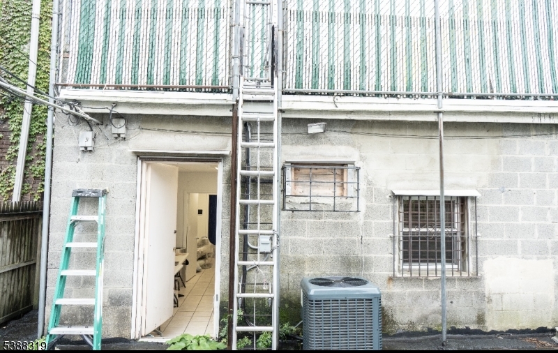 Elizabeth City, New Jersey, 07206, United States, 2 Bedrooms Bedrooms, ,3 BathroomsBathrooms,Residential,For Sale,1992844