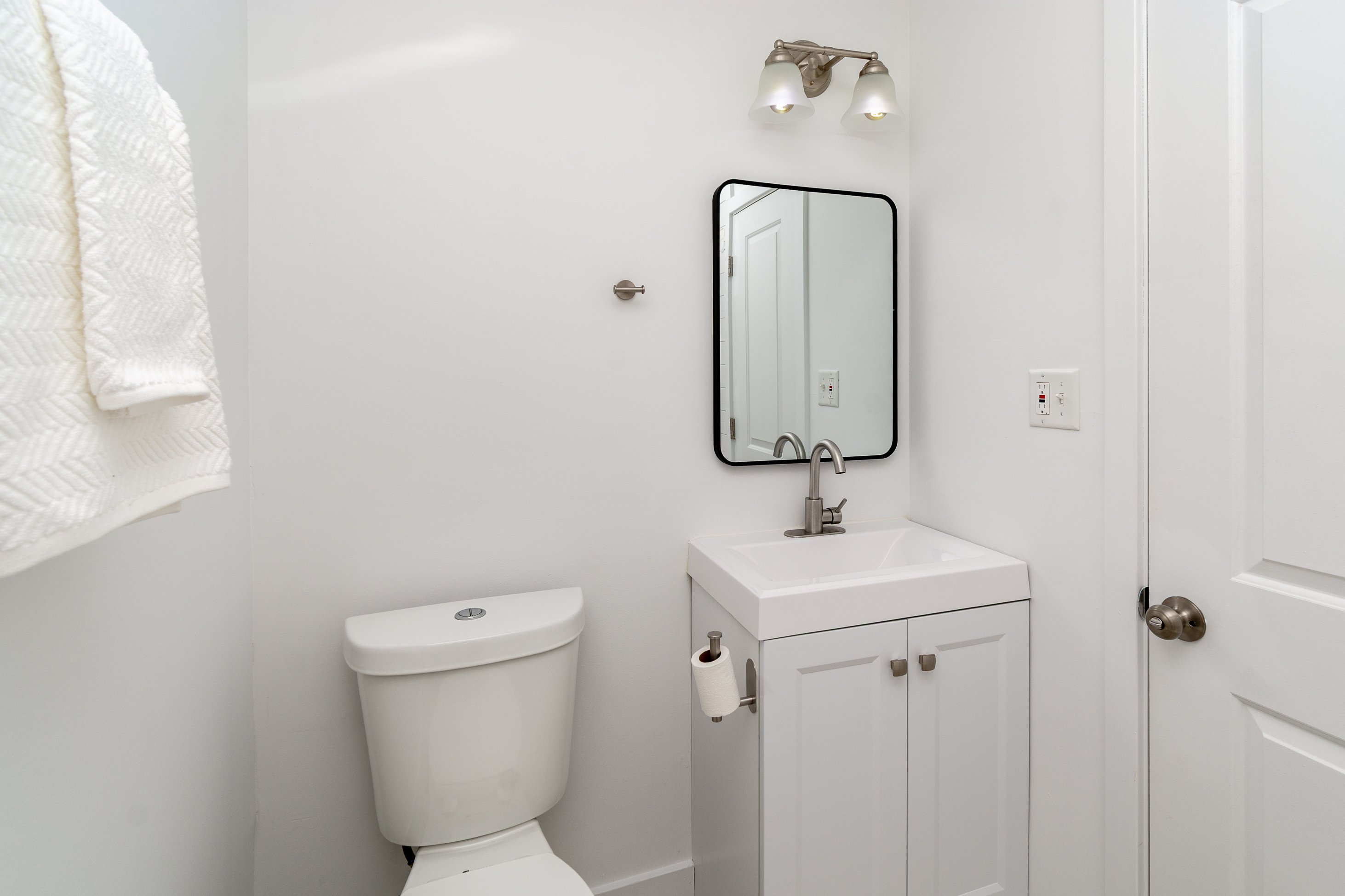  Stylish Three-Bedroom Townhome Near Shops, Dining and SEPTA - 物件實景