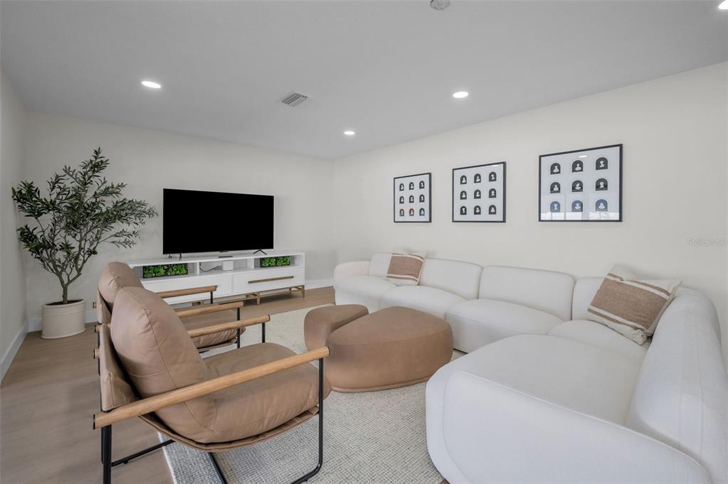 Largo, Florida, 33770, United States, 3 Bedrooms Bedrooms, ,2 BathroomsBathrooms,Residential,For Sale,1991243