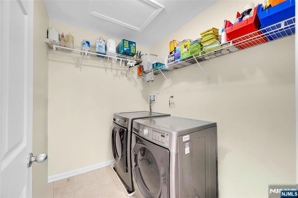 North Brunswick, New Jersey, 08902, United States, 3 Bedrooms Bedrooms, ,4 BathroomsBathrooms,Residential,For Sale,1987579