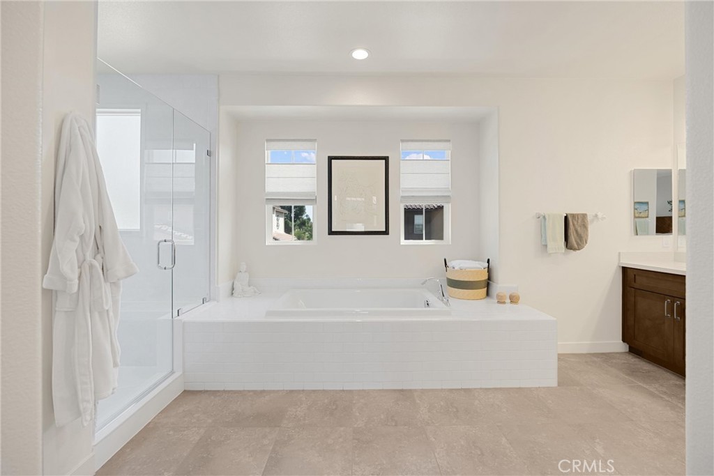 Upland, California, 91784, United States, 3 Bedrooms Bedrooms, ,3 BathroomsBathrooms,Residential,For Sale,1988637