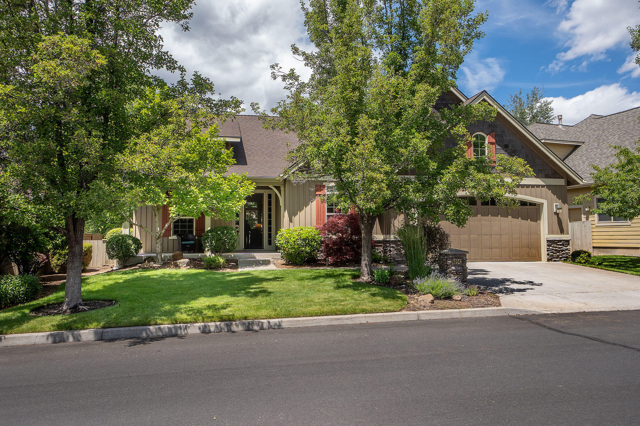 Bend, Oregon, 97702, United States, 3 Bedrooms Bedrooms, ,2 BathroomsBathrooms,Residential,For Sale,1883442