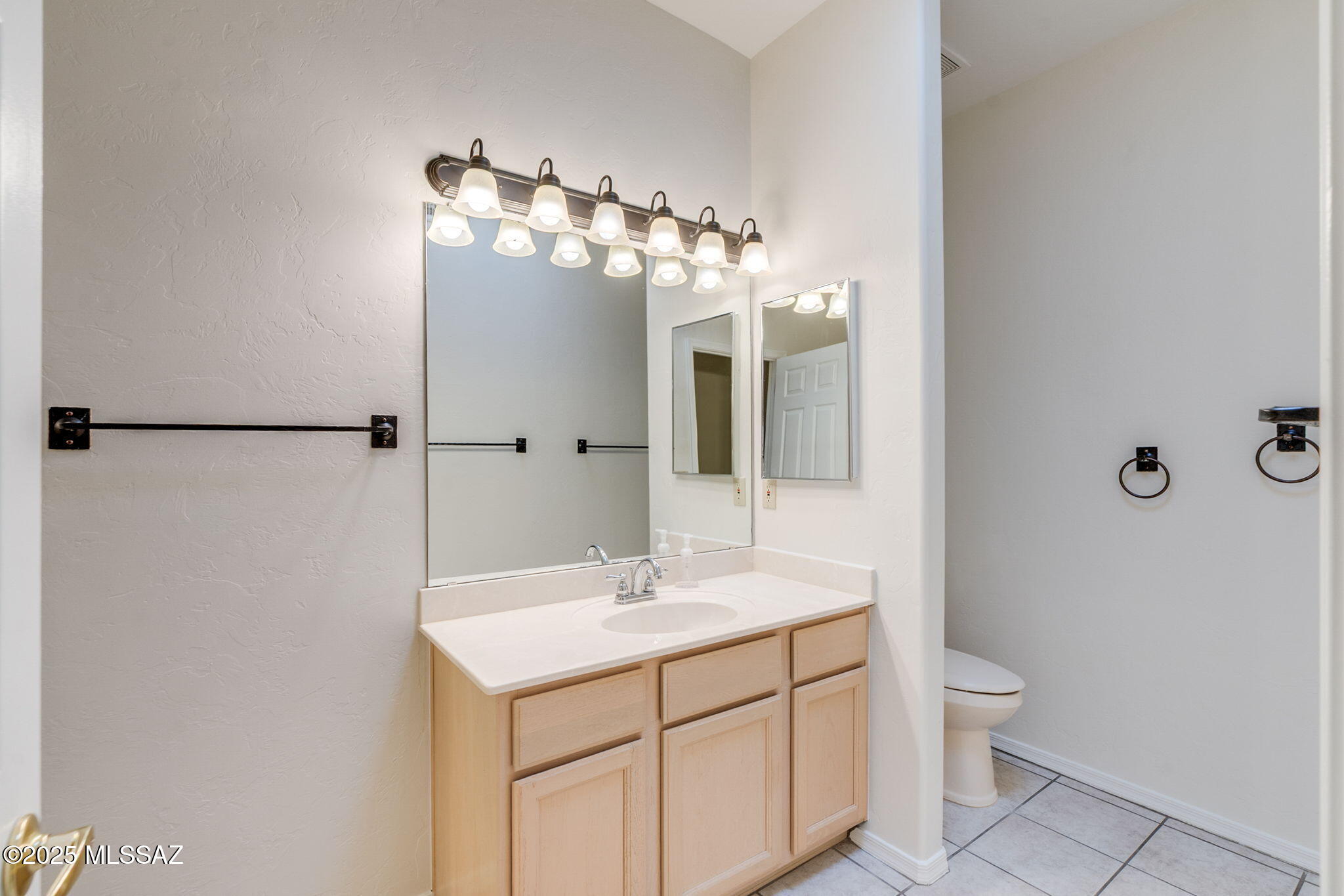 Tucson, Arizona, 85718, United States, 3 Bedrooms Bedrooms, ,2 BathroomsBathrooms,Residential,For Sale,1891107