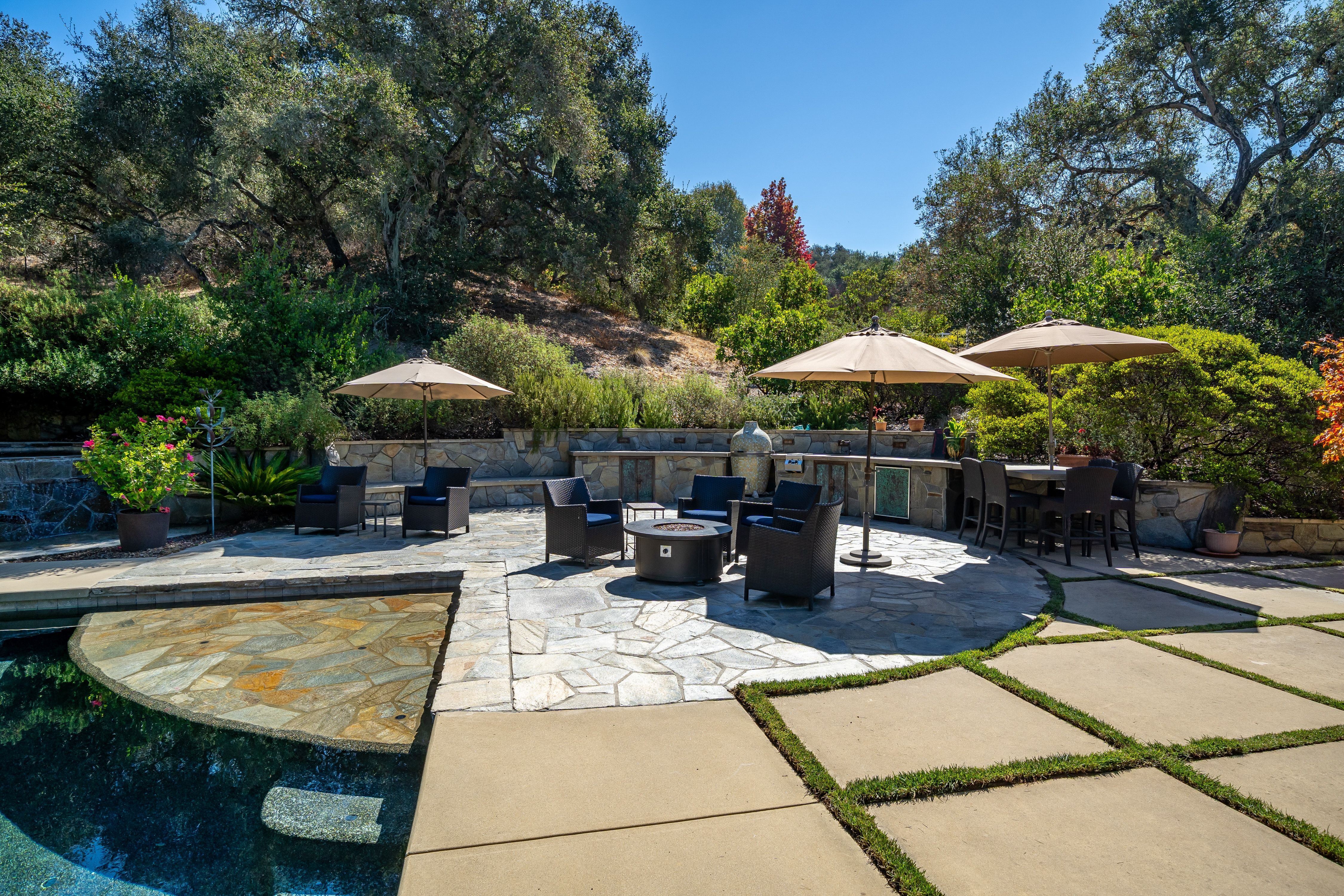  Timeless Craftsman Estate with Resort-Style Outdoor Living - 物件實景