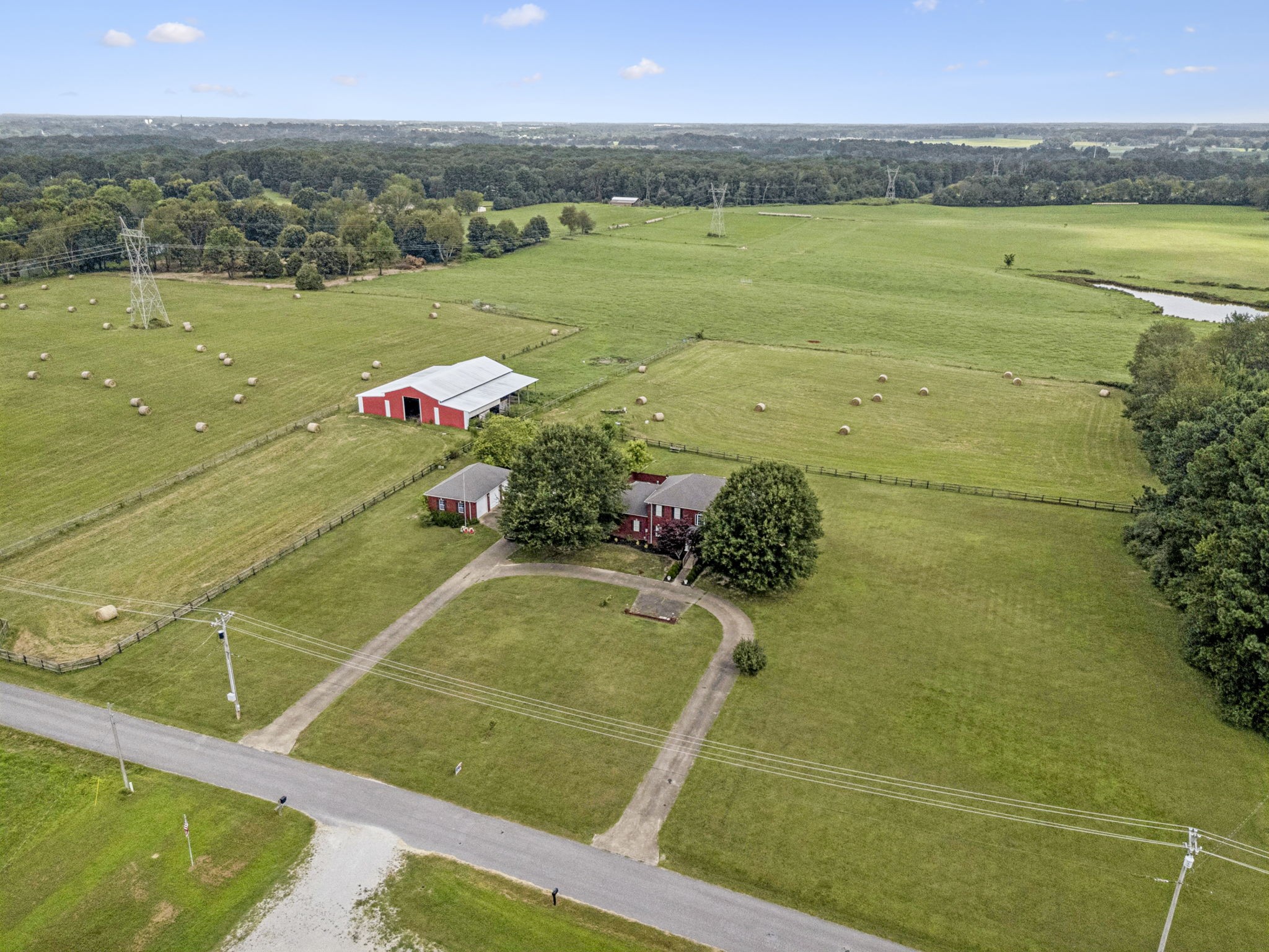Lawrenceburg, Tennessee, 38464, United States, 5 Bedrooms Bedrooms, ,4 BathroomsBathrooms,Residential,For Sale,1918040