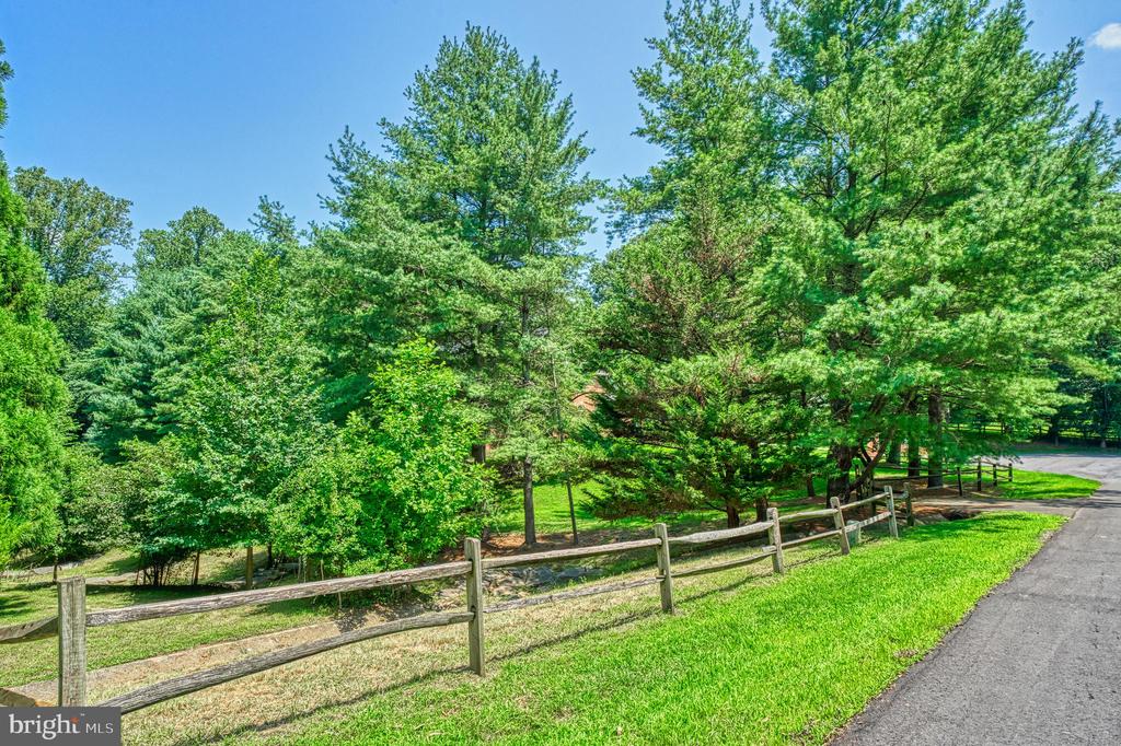 Great Falls, Virginia, 22066, United States, 5 Bedrooms Bedrooms, ,5 BathroomsBathrooms,Residential,For Sale,1900616