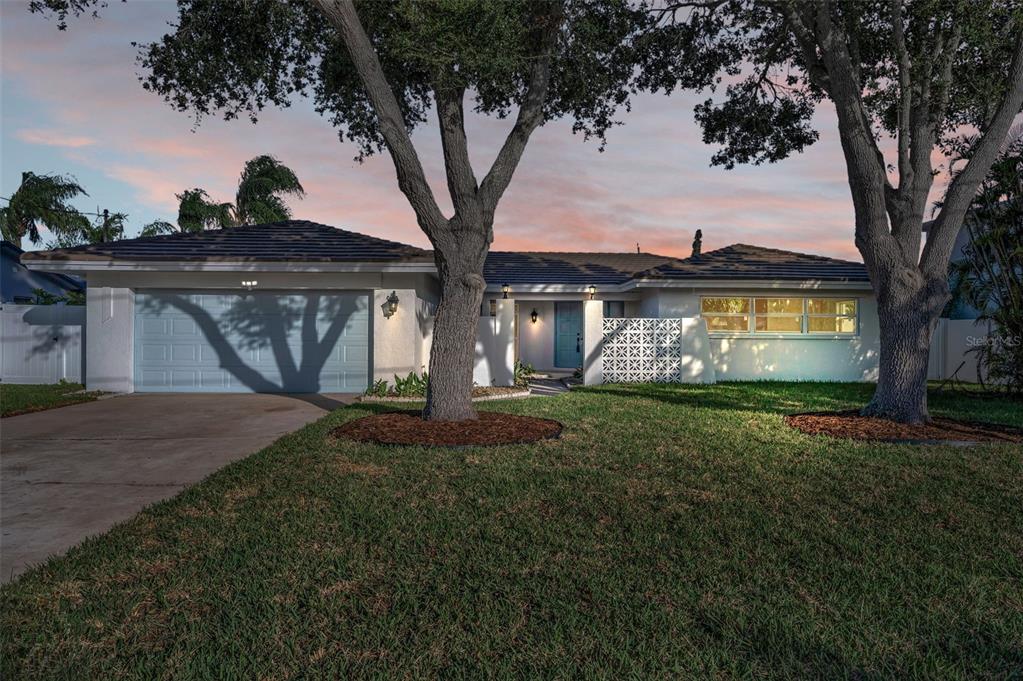 Largo, Florida, 33770, United States, 3 Bedrooms Bedrooms, ,2 BathroomsBathrooms,Residential,For Sale,1991243