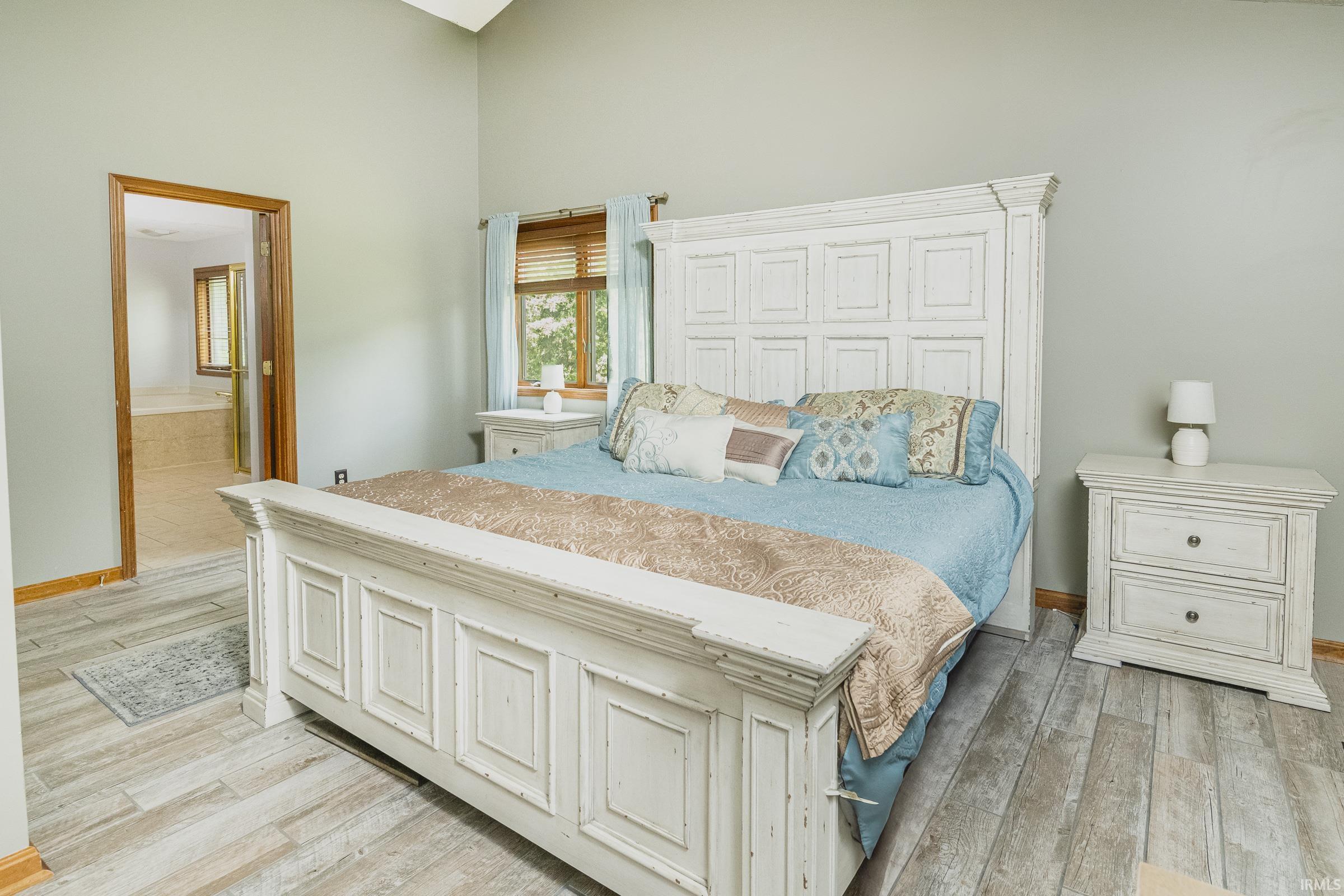 Bloomington, Indiana, 47404, United States, 4 Bedrooms Bedrooms, ,6 BathroomsBathrooms,Residential,For Sale,2005085