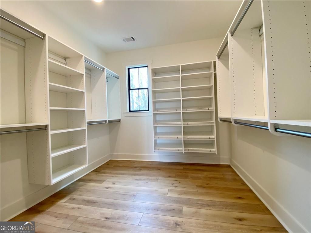 Gainesville, Georgia, 30506, United States, 5 Bedrooms Bedrooms, ,6 BathroomsBathrooms,Residential,For Sale,1908175