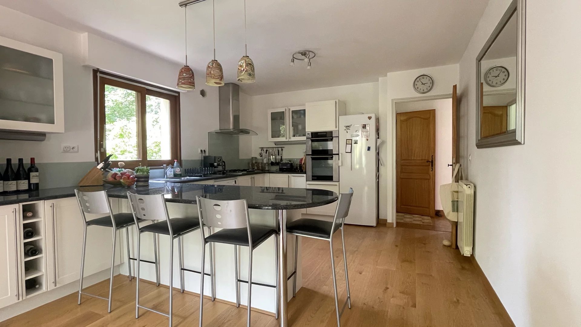 Samois-sur-Seine, Île-de-France, 77920, FR, 5 Bedrooms Bedrooms, ,4 BathroomsBathrooms,Residential,For Sale,1600874