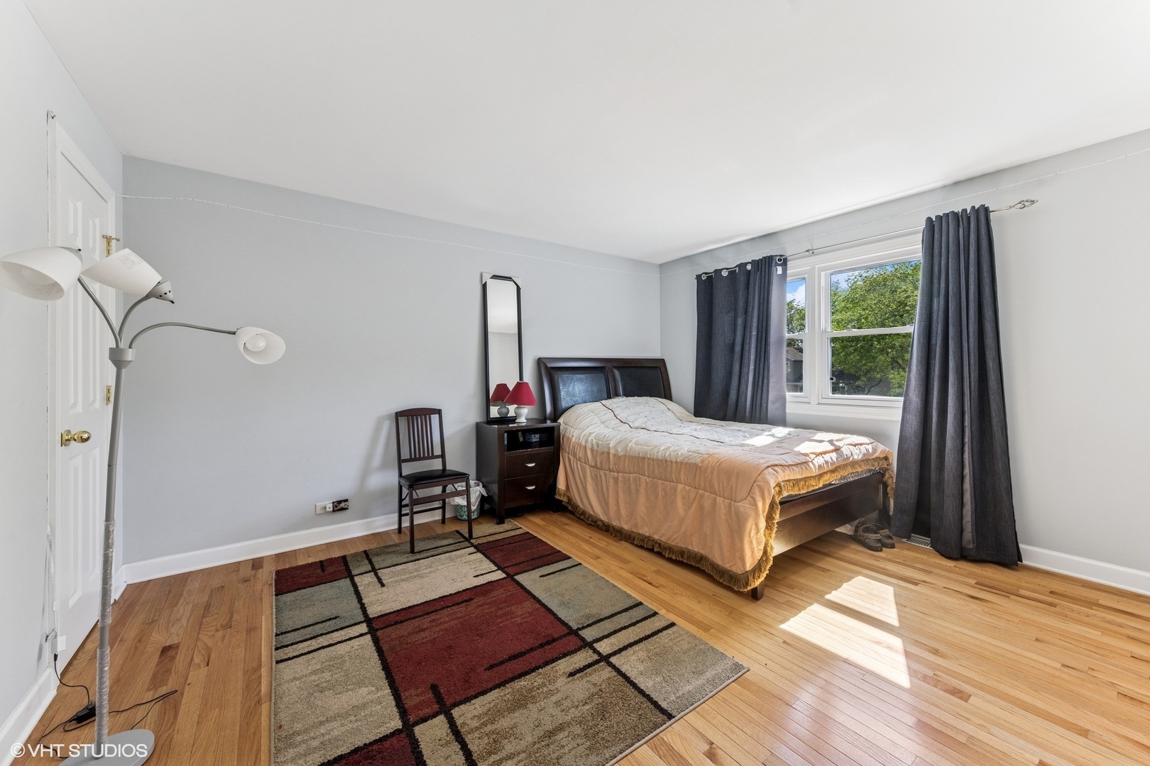 Glen Ellyn, Illinois, 60137, United States, 4 Bedrooms Bedrooms, ,3 BathroomsBathrooms,Residential,For Sale,1827602