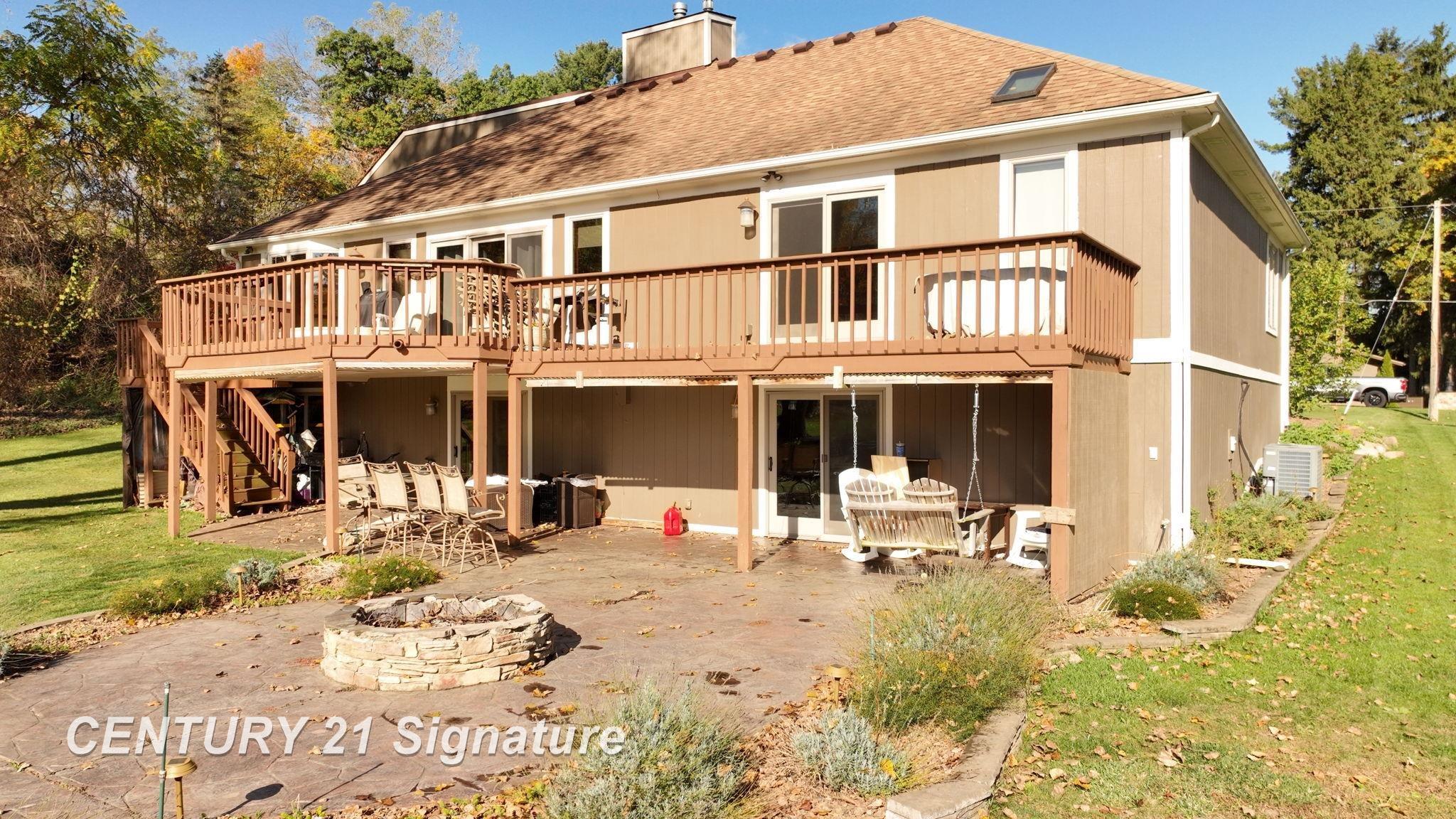 Fenton, Michigan, 48430, United States, 6 Bedrooms Bedrooms, ,4 BathroomsBathrooms,Residential,For Sale,1976063