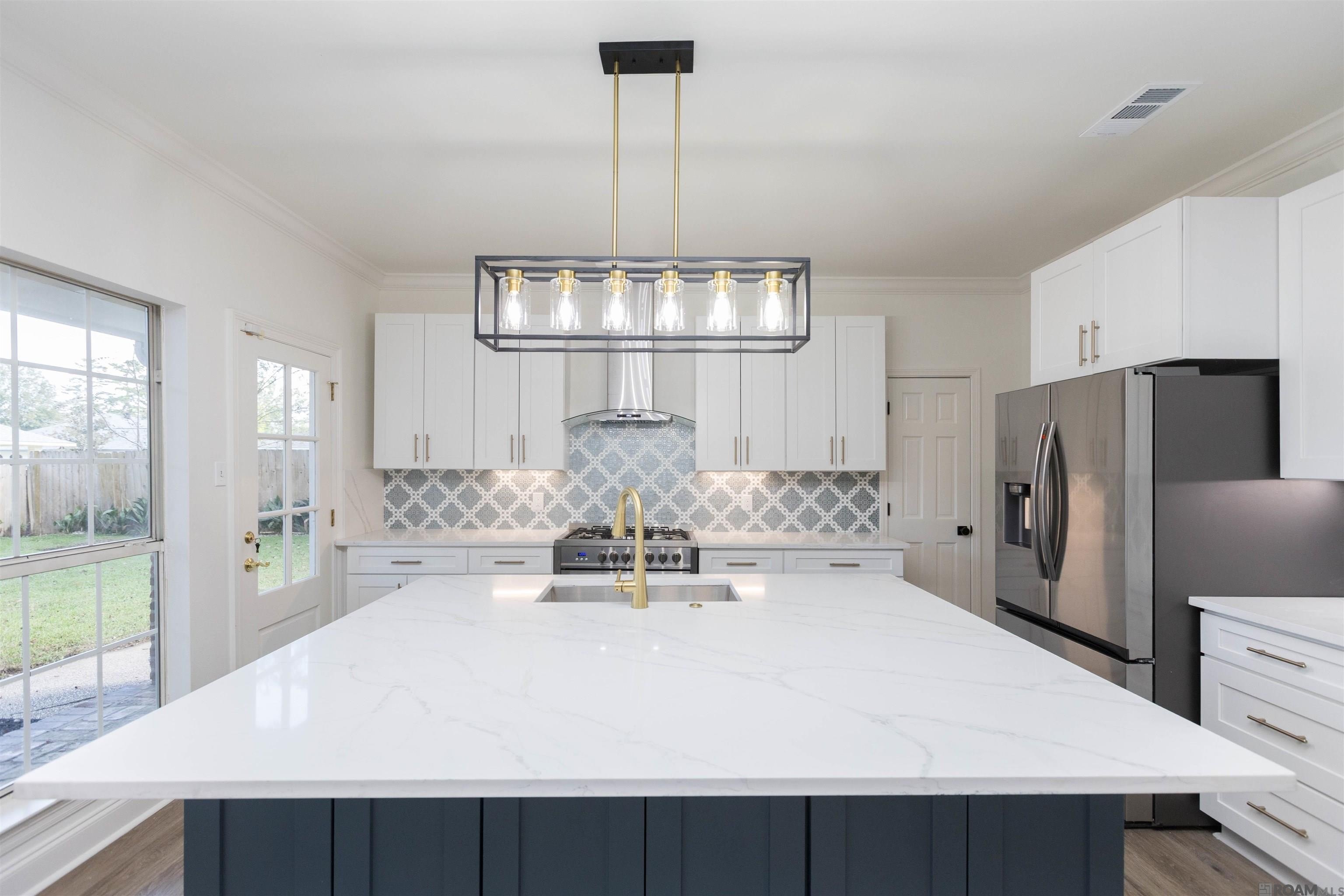 Baton Rouge, Louisiana, 70817, United States, 5 Bedrooms Bedrooms, ,4 BathroomsBathrooms,Residential,For Sale,1984389