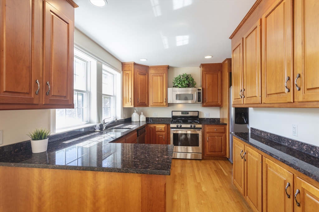 Newton, Massachusetts, 02161, United States, 3 Bedrooms Bedrooms, ,4 BathroomsBathrooms,Residential,For Sale,1940843