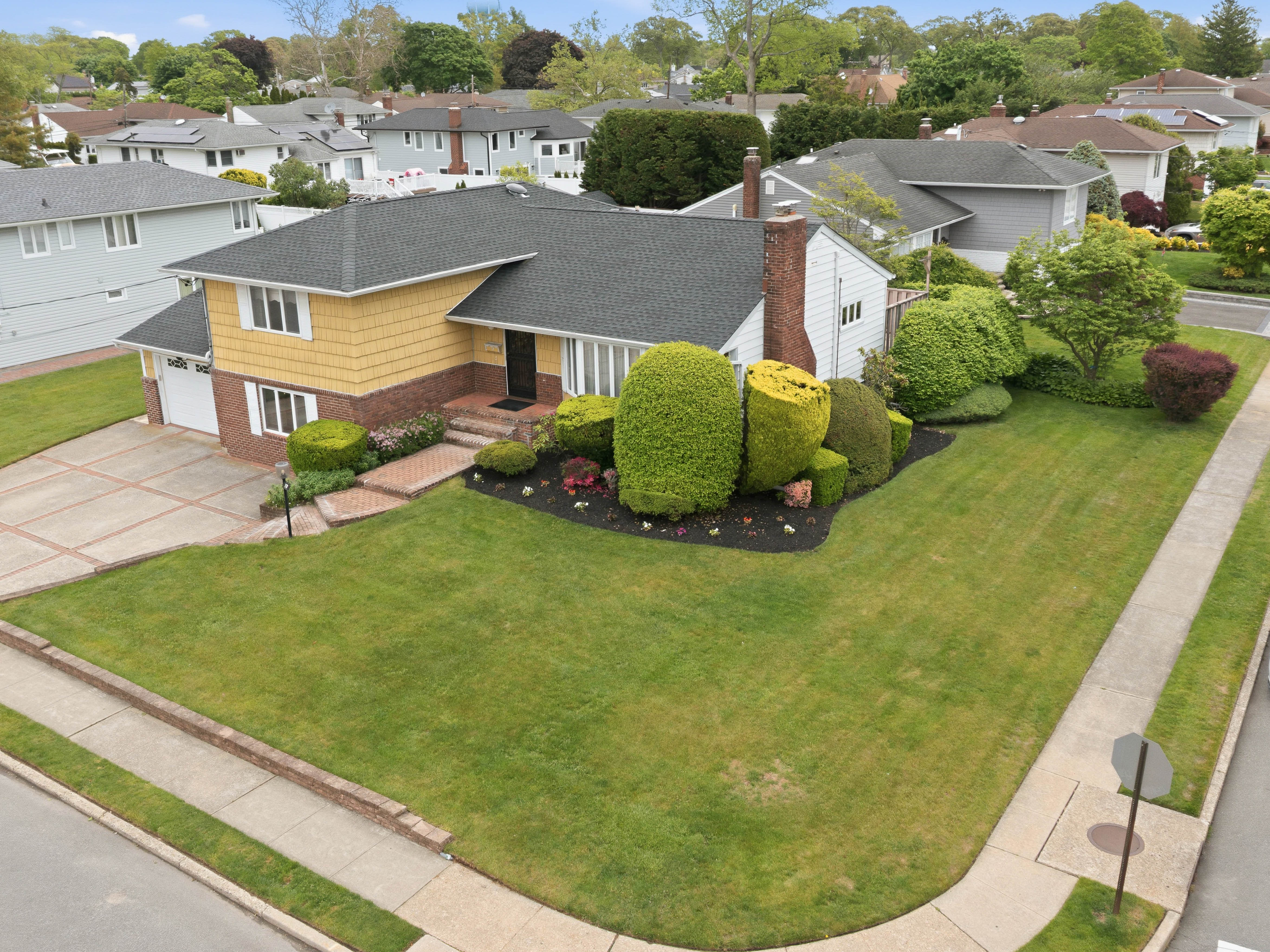  70 Polo Road, Massapequa, NY 11758 - 物件實景