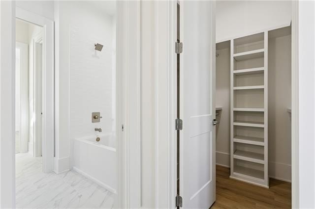 Metairie, Louisiana, 70005, United States, 6 Bedrooms Bedrooms, ,5 BathroomsBathrooms,Residential,For Sale,2010841