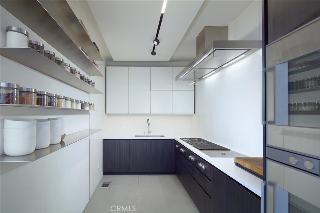 Laguna Beach, California, 92651, United States, 4 Bedrooms Bedrooms, ,6 BathroomsBathrooms,Residential,For Sale,1988252