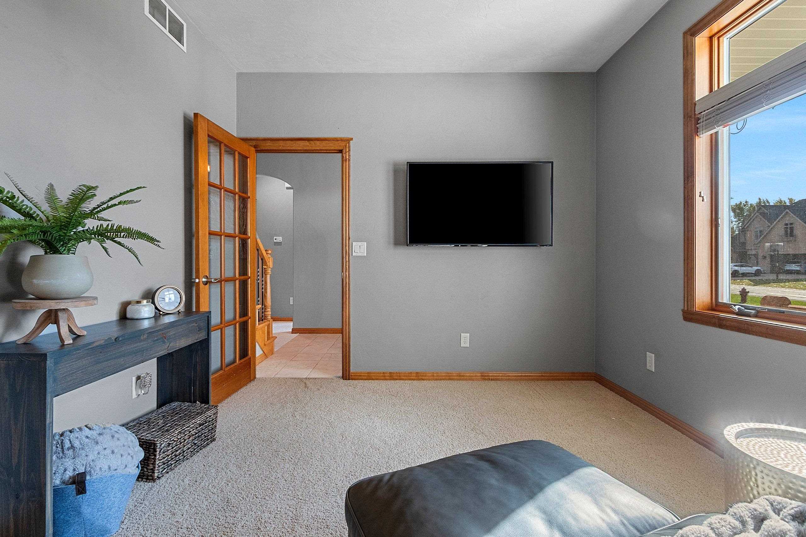 APPLETON, Wisconsin, 54913, United States, 4 Bedrooms Bedrooms, ,3 BathroomsBathrooms,Residential,For Sale,1960996