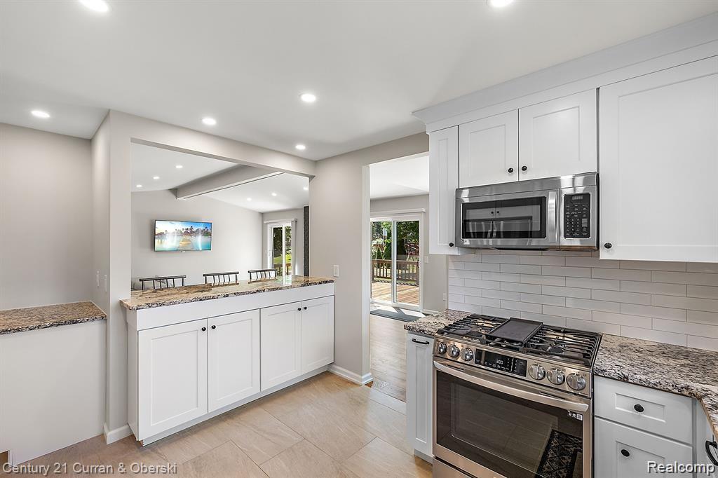 Livonia, Michigan, 48152, United States, 3 Bedrooms Bedrooms, ,3 BathroomsBathrooms,Residential,For Sale,1980110