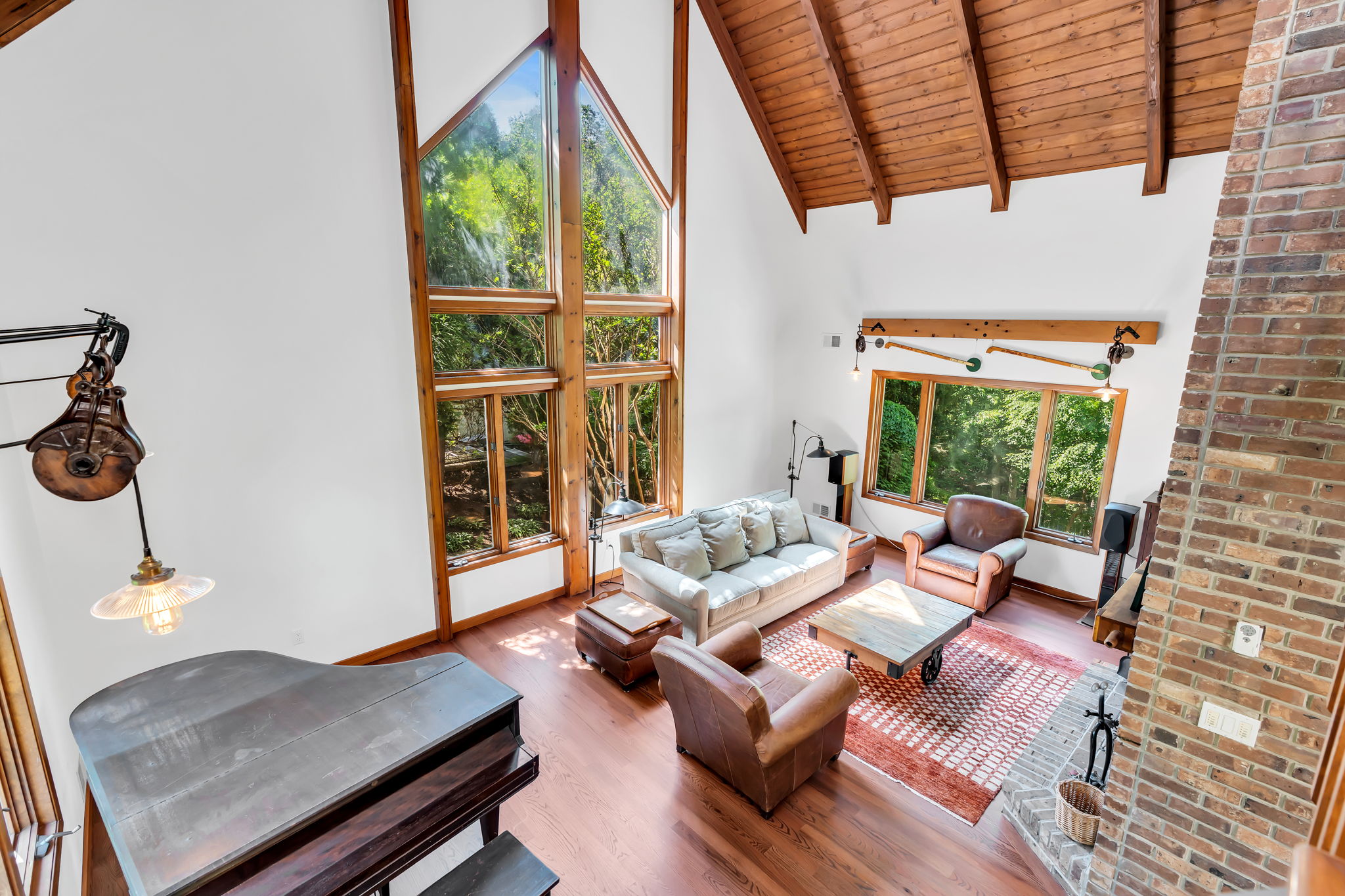  267 E Highland Avenue - 物件實景