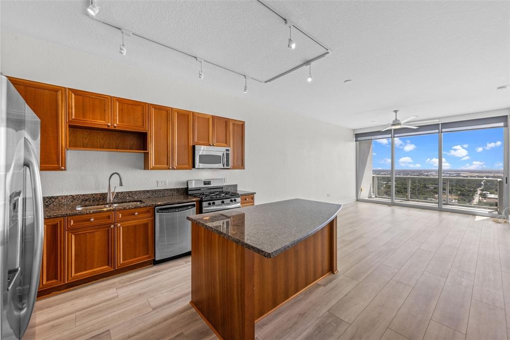 Orlando, Florida, 32801, United States, 2 Bedrooms Bedrooms, ,2 BathroomsBathrooms,Residential,For Sale,1794068