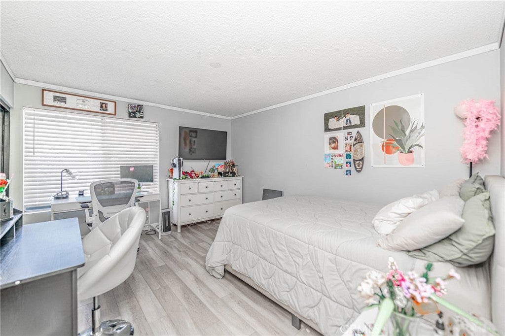 Newhall, California, 91321, United States, 2 Bedrooms Bedrooms, ,2 BathroomsBathrooms,Residential,For Sale,2005883