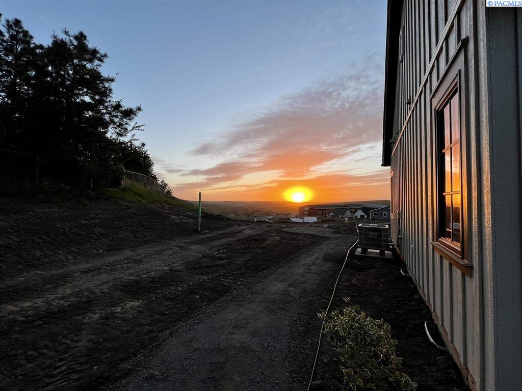 Pullman, Washington, 99163, United States, 4 Bedrooms Bedrooms, ,3 BathroomsBathrooms,Residential,For Sale,1794124