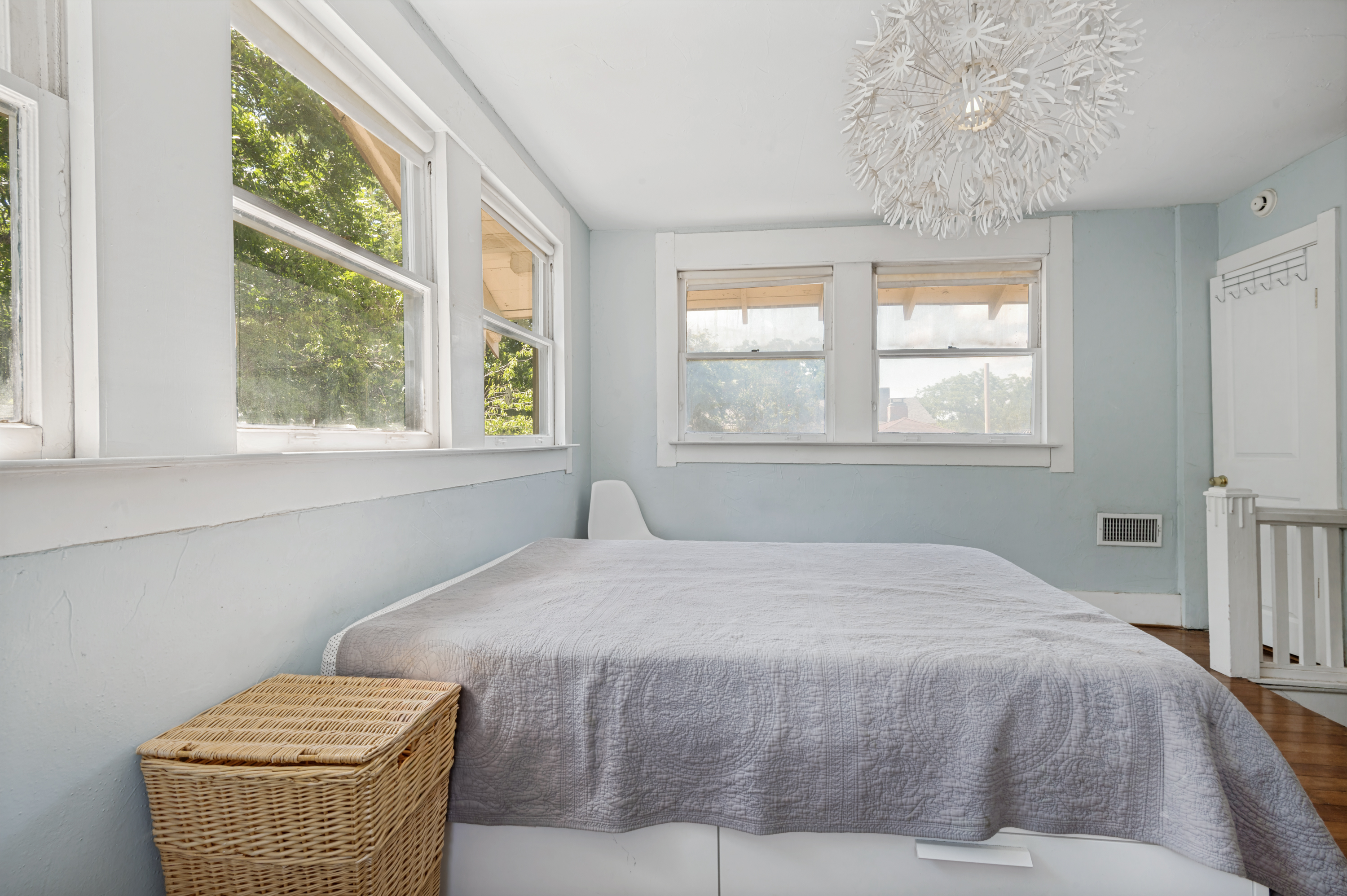  Value Opportunity in Winnetka Heights - 物件實景