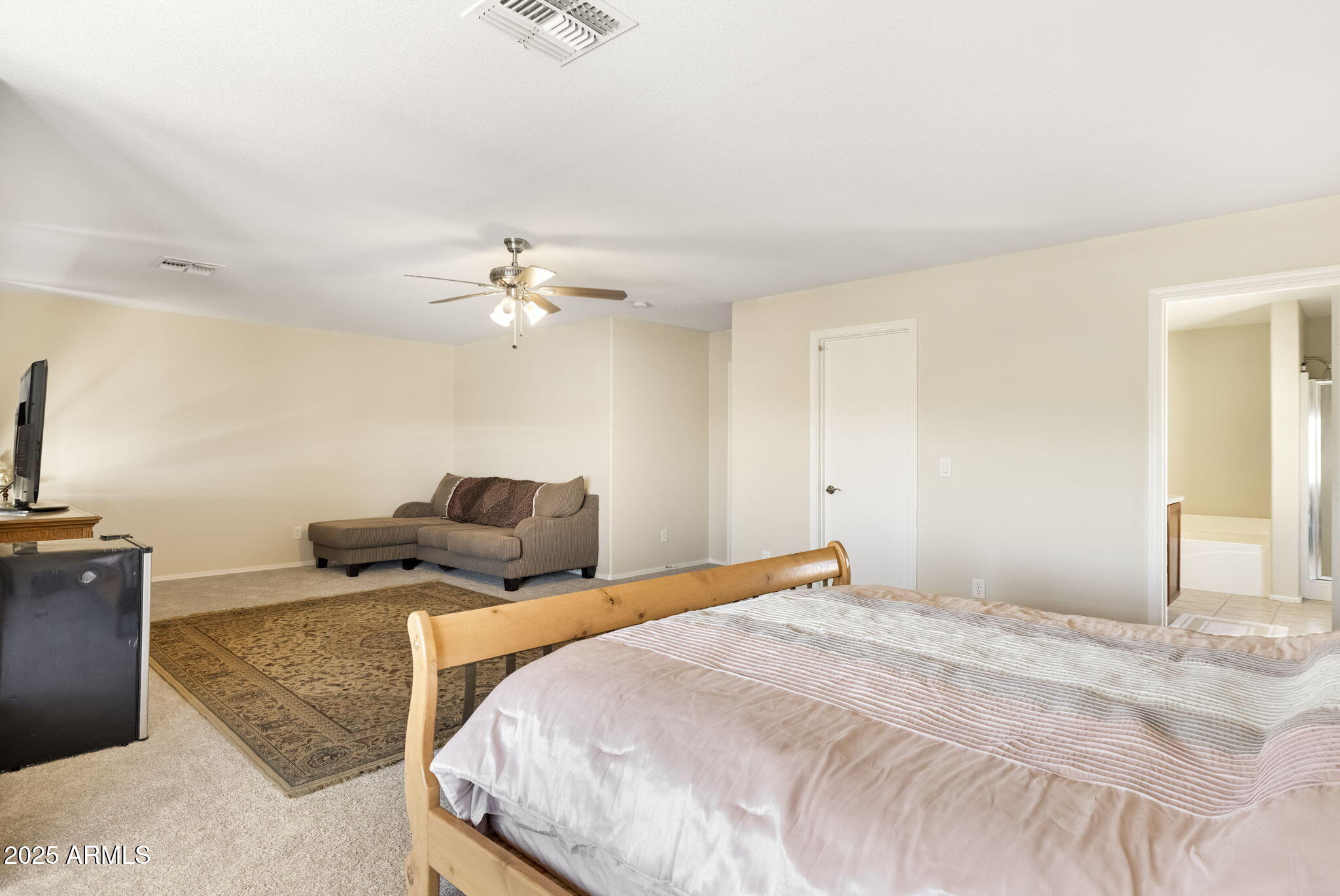 Phoenix, Arizona, 85042, United States, 5 Bedrooms Bedrooms, ,Residential,For Sale,1957752