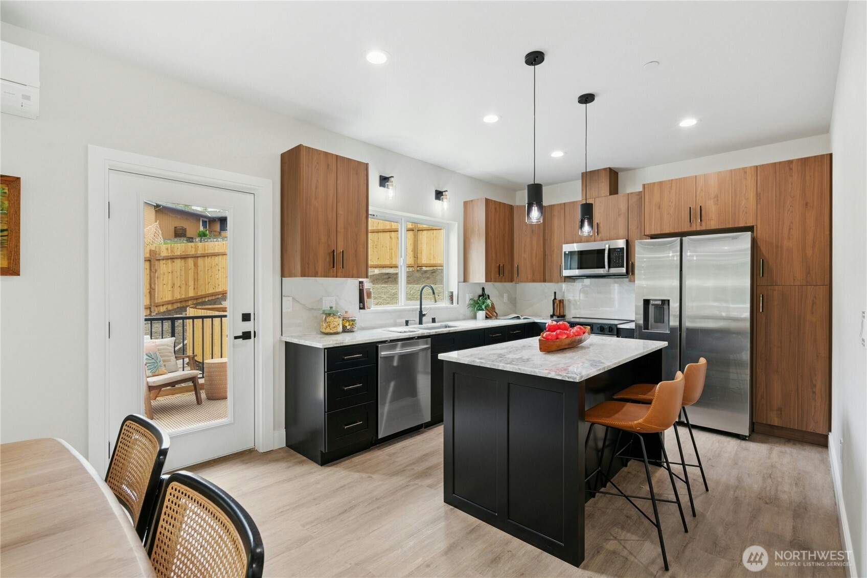 Everett, Washington, 98208, United States, 4 Bedrooms Bedrooms, ,2 BathroomsBathrooms,Residential,For Sale,1827373