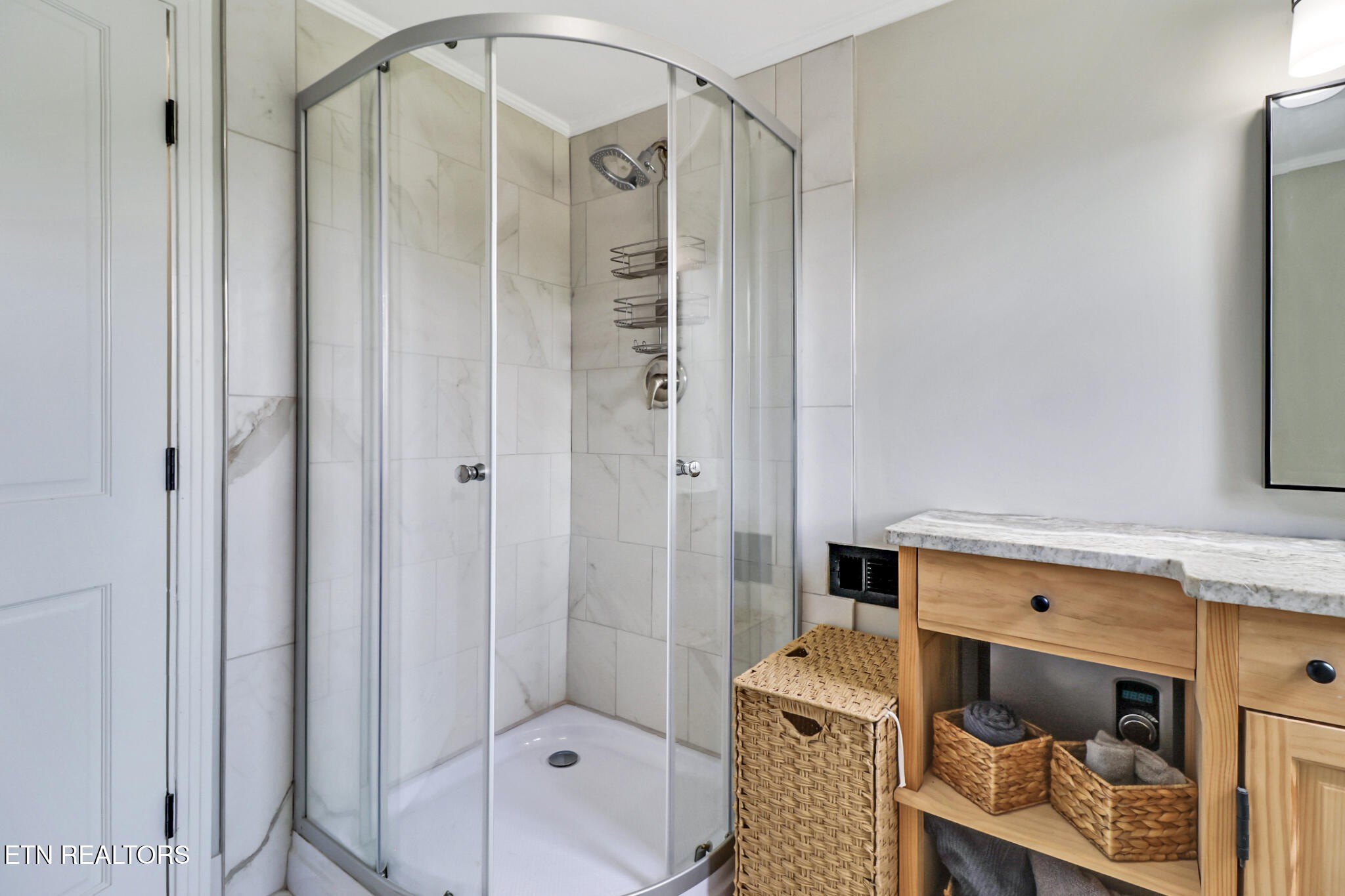 Crossville, Tennessee, 38571, United States, 5 Bedrooms Bedrooms, ,3 BathroomsBathrooms,Residential,For Sale,1986080