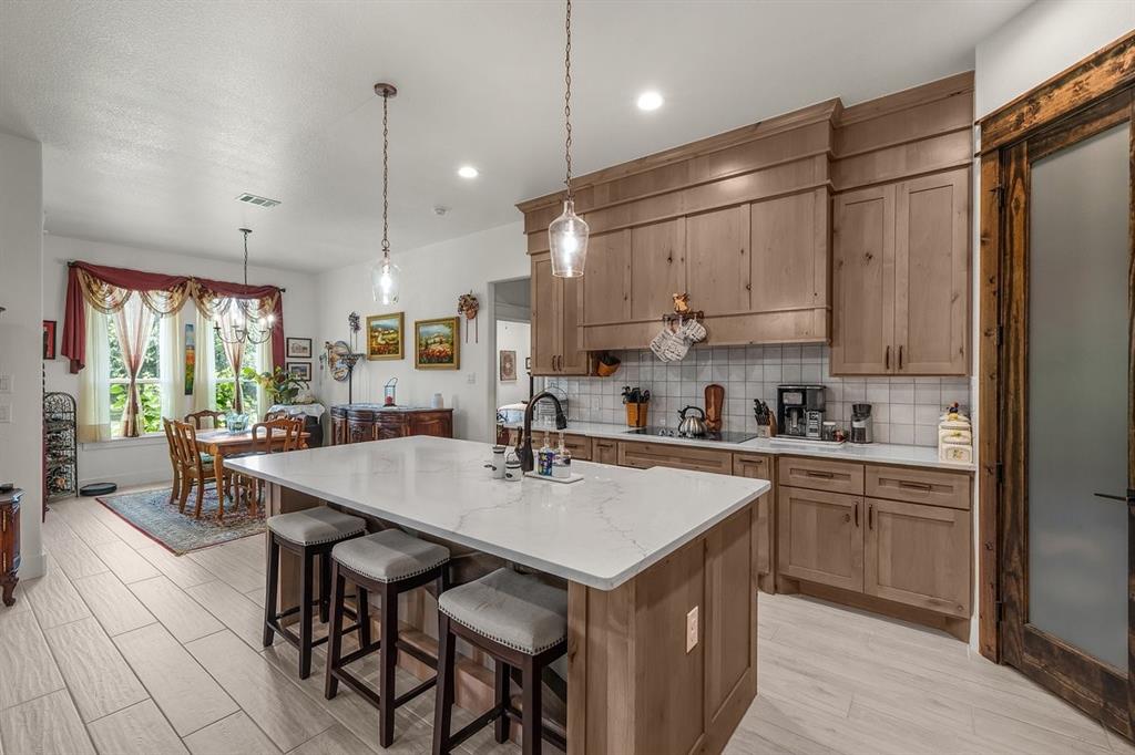 Springtown, Texas, 76082, United States, 3 Bedrooms Bedrooms, ,2 BathroomsBathrooms,Residential,For Sale,1943029