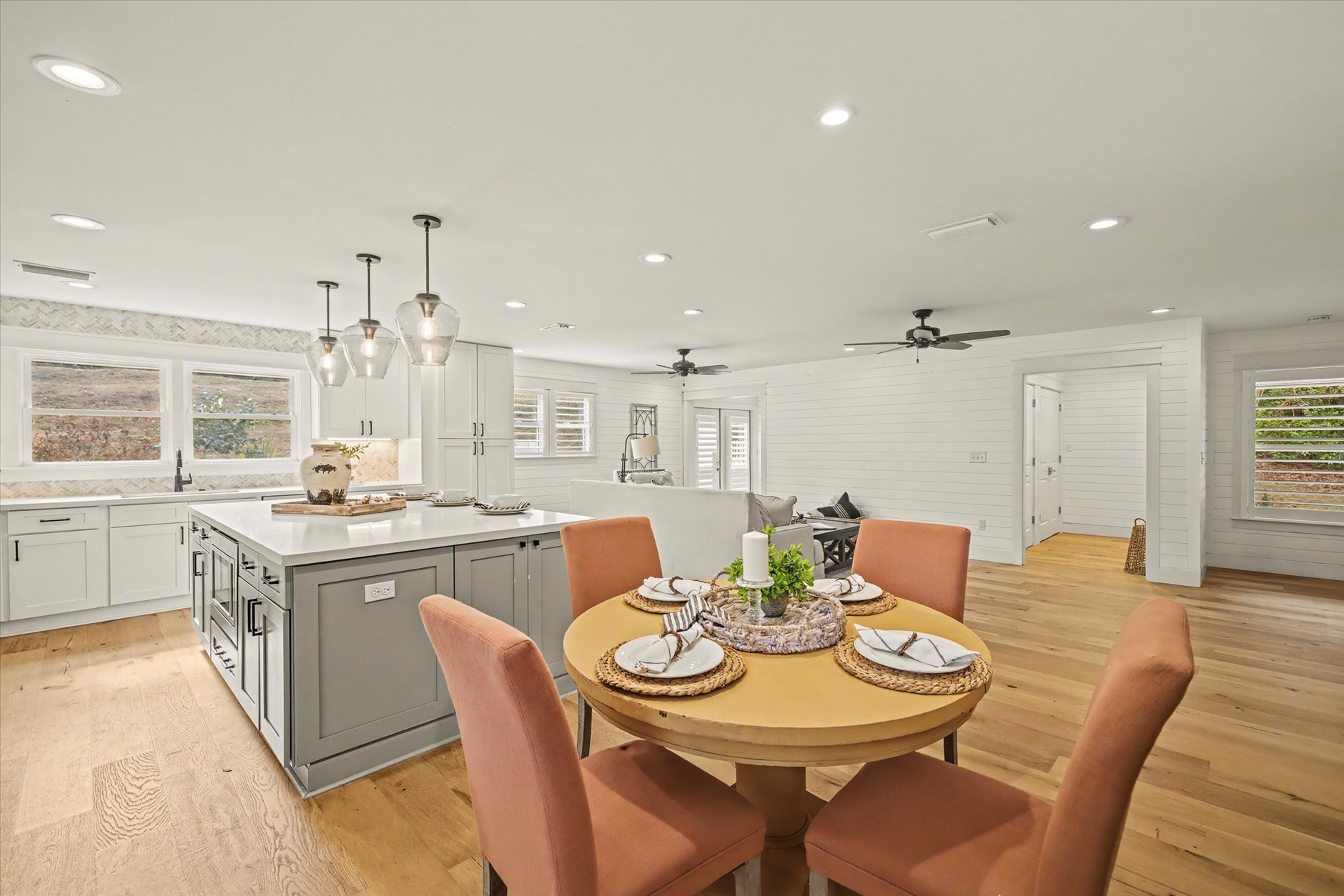 Tallahassee, Florida, 32308, United States, 4 Bedrooms Bedrooms, ,3 BathroomsBathrooms,Residential,For Sale,2012619