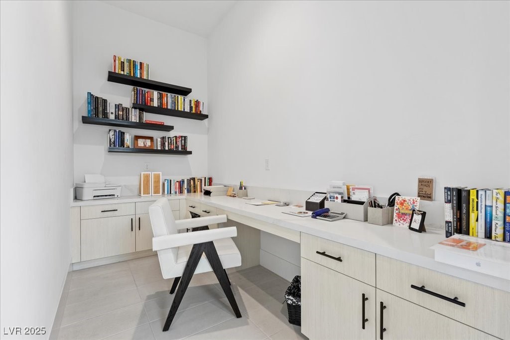 Las Vegas, Nevada, 89135, United States, 5 Bedrooms Bedrooms, ,6 BathroomsBathrooms,Residential,For Sale,1987610