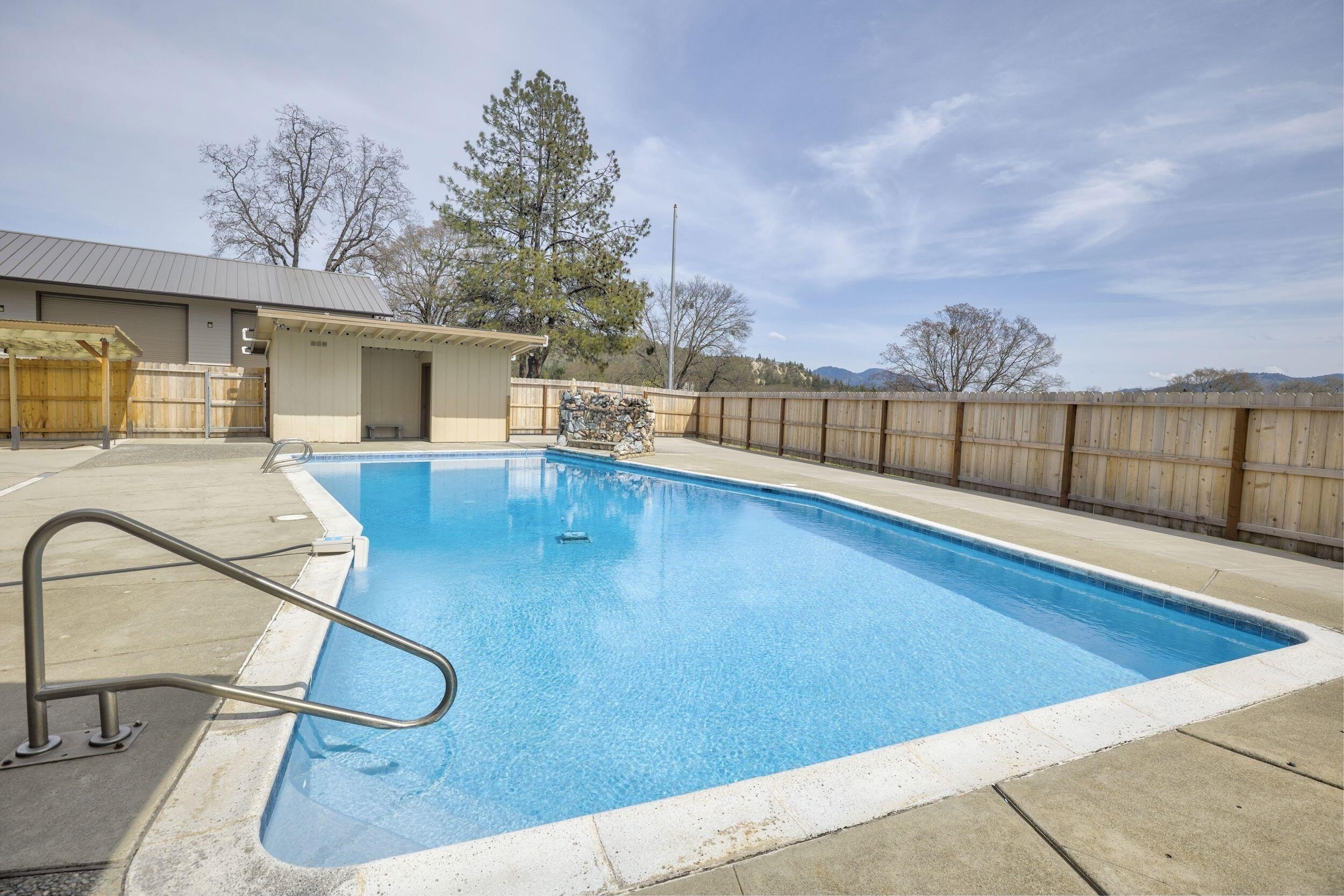 Grants Pass, Oregon, 97526, United States, 4 Bedrooms Bedrooms, ,6 BathroomsBathrooms,Residential,For Sale,1765933